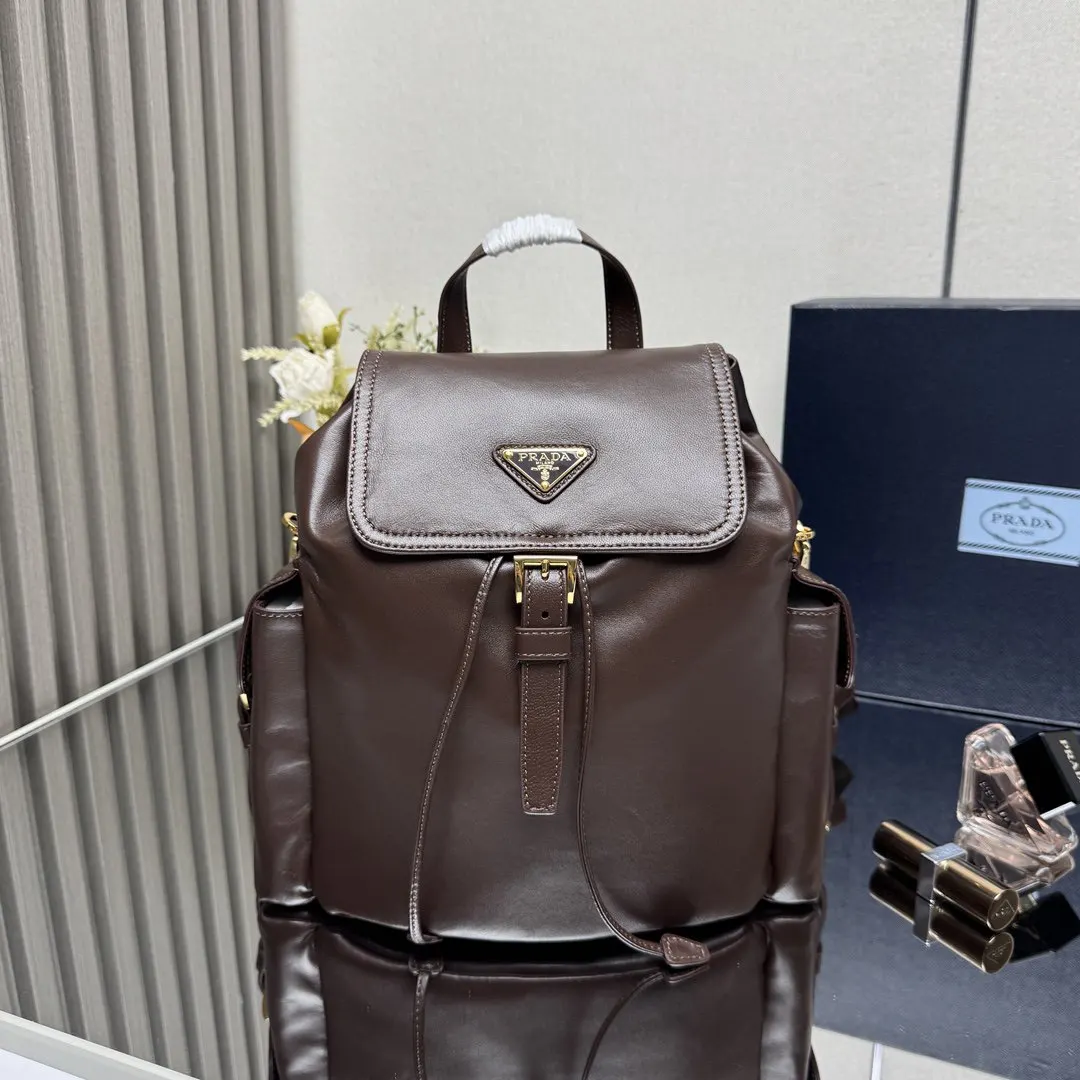 PRADA 羊皮 雙肩背包 輕便实用款