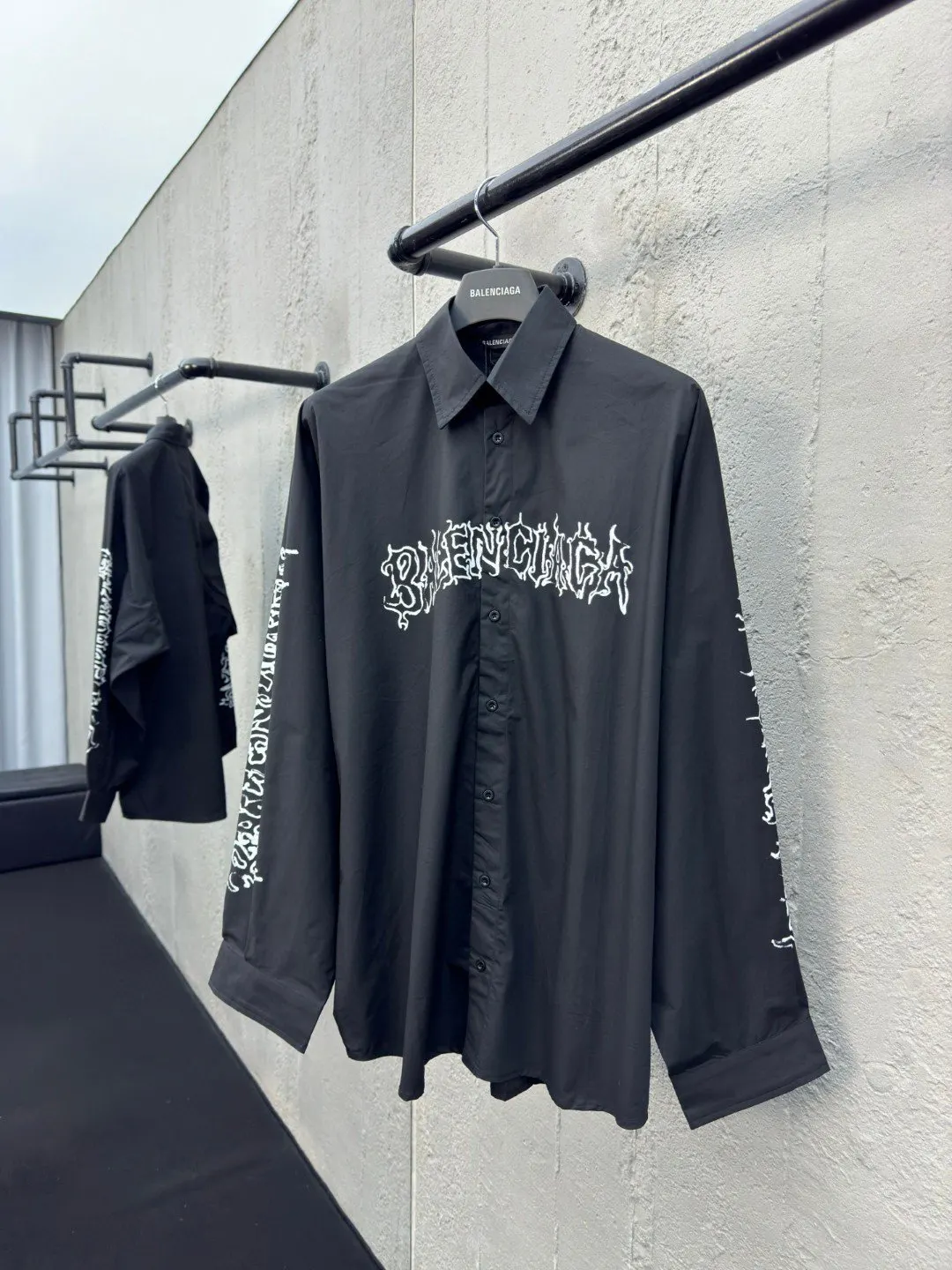 Balenciaga 黑白 Logo 襯衫 街頭休閒款