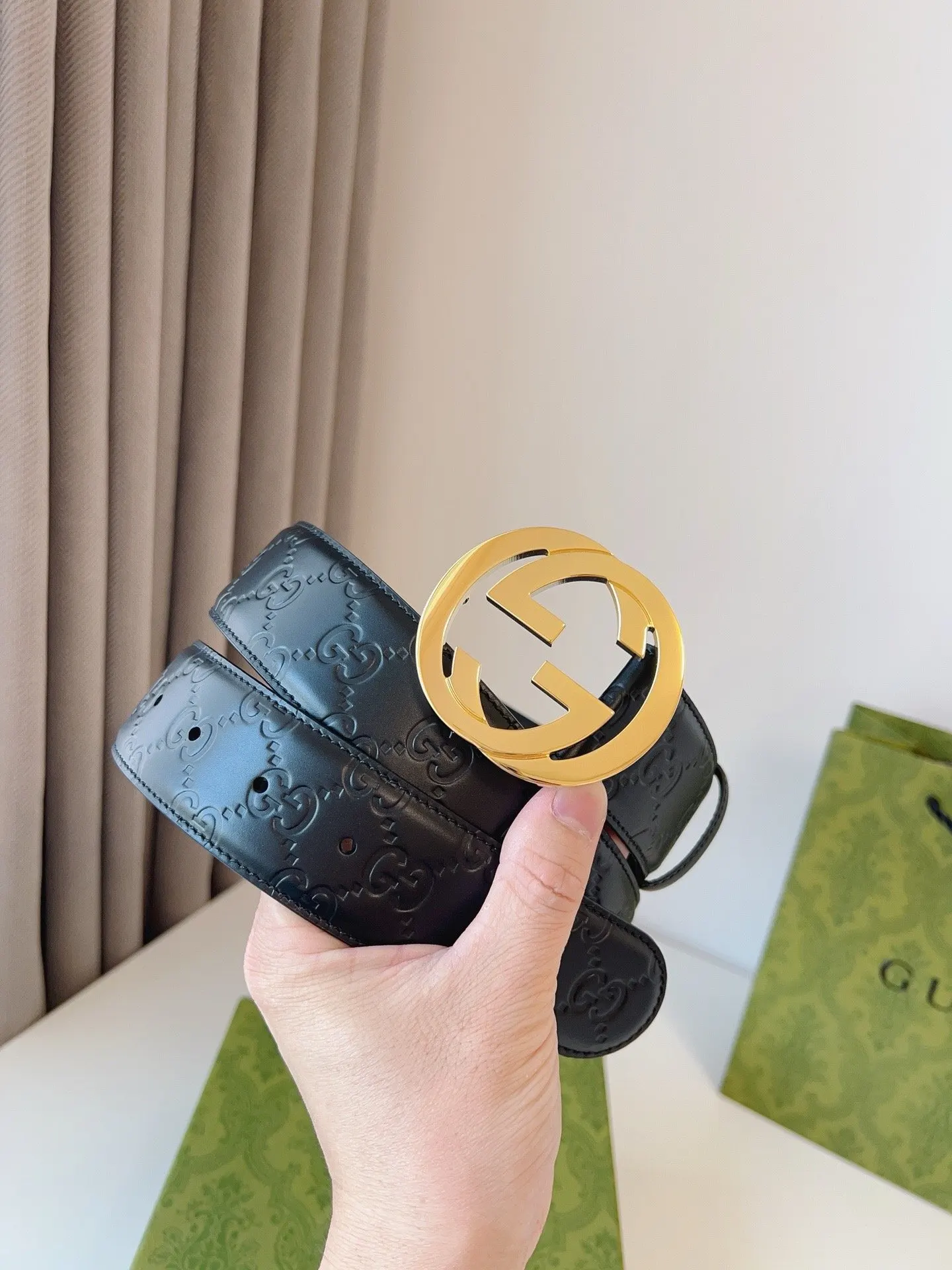 Gucci 雙G扣牛皮腰帶