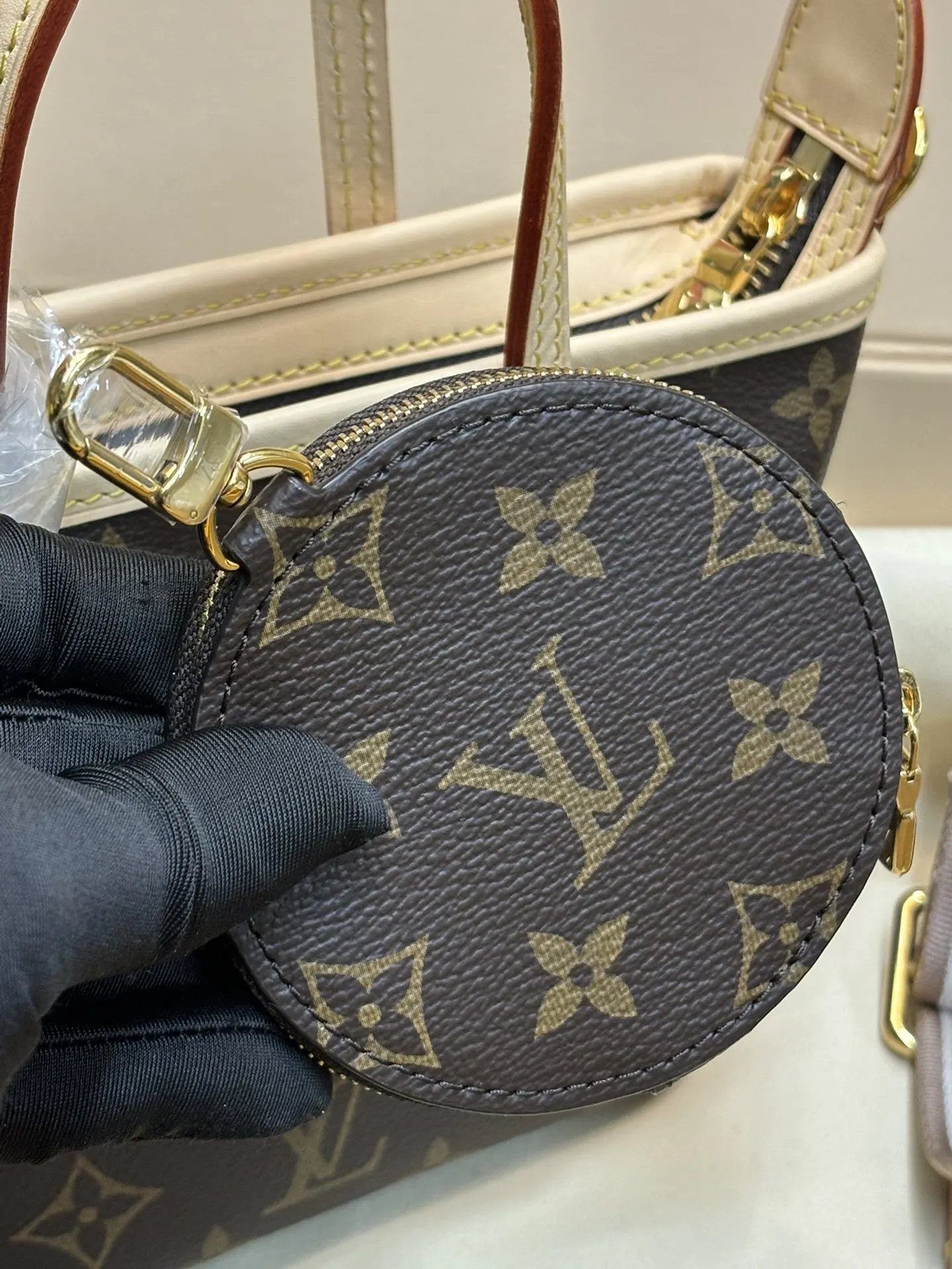 Neverfull 牛皮 斜挎包 轻便斜挎款