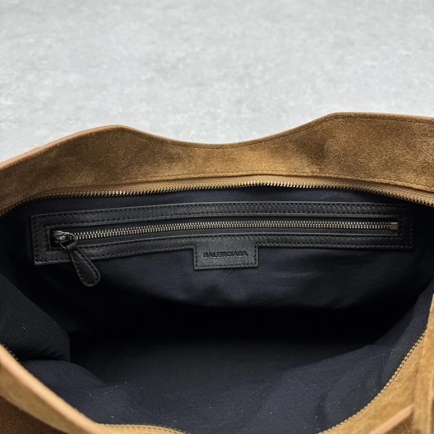 焦糖色 麂皮 ｛中号 磨砂焦糖色｝出 单肩包 日常单肩背款