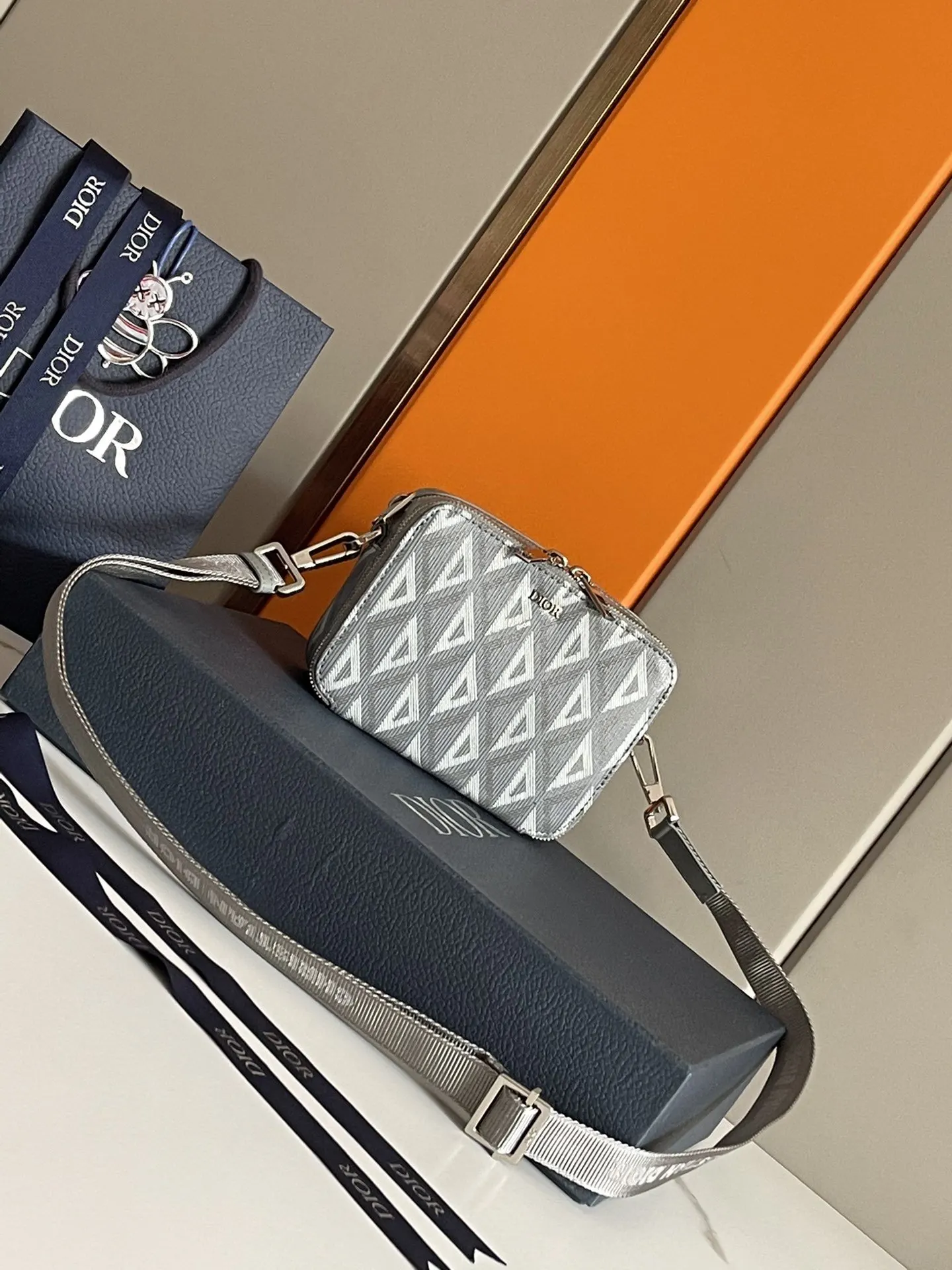 Dior 牛皮信使包 手提斜挎款