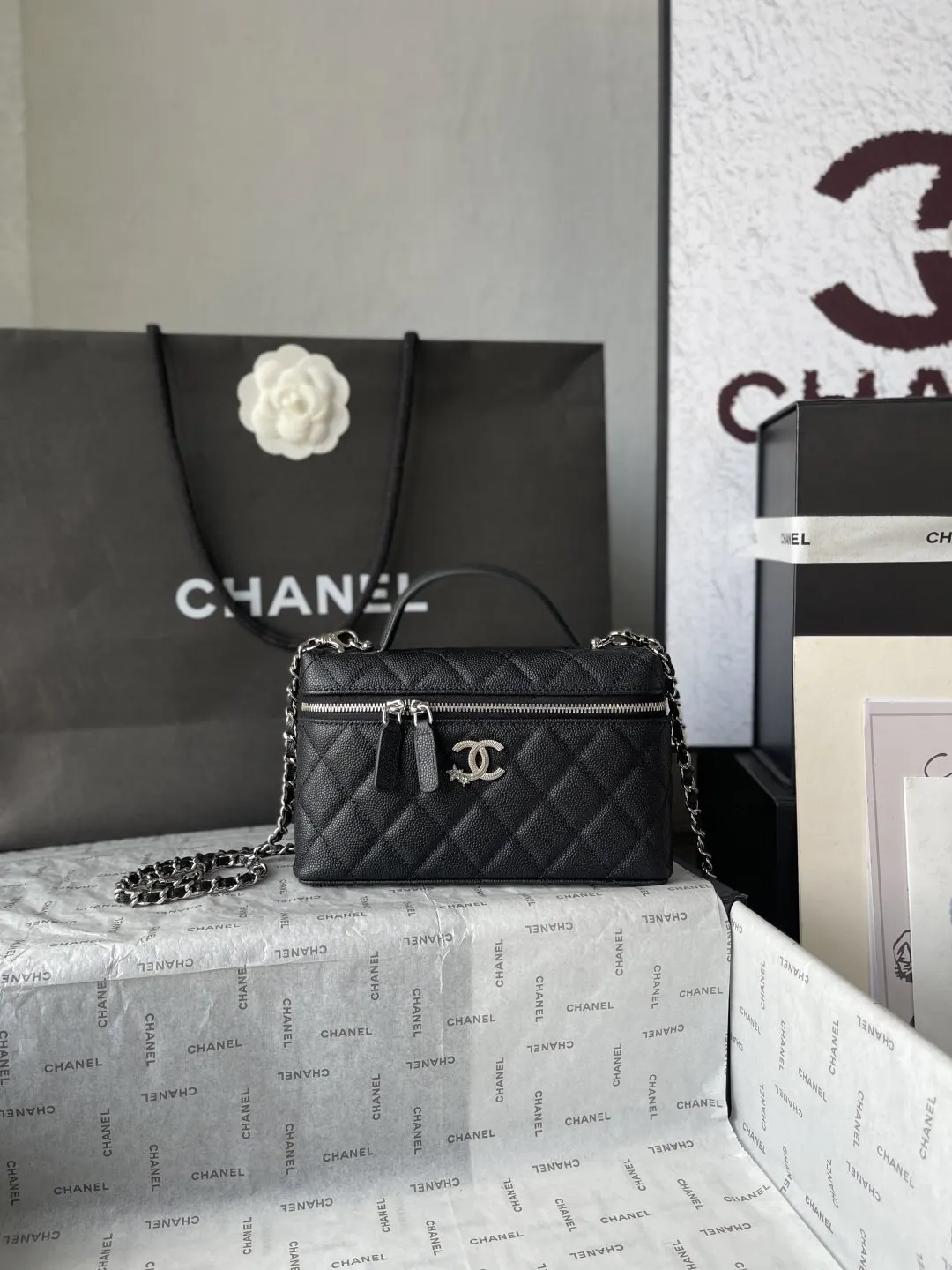 White Chain Bag