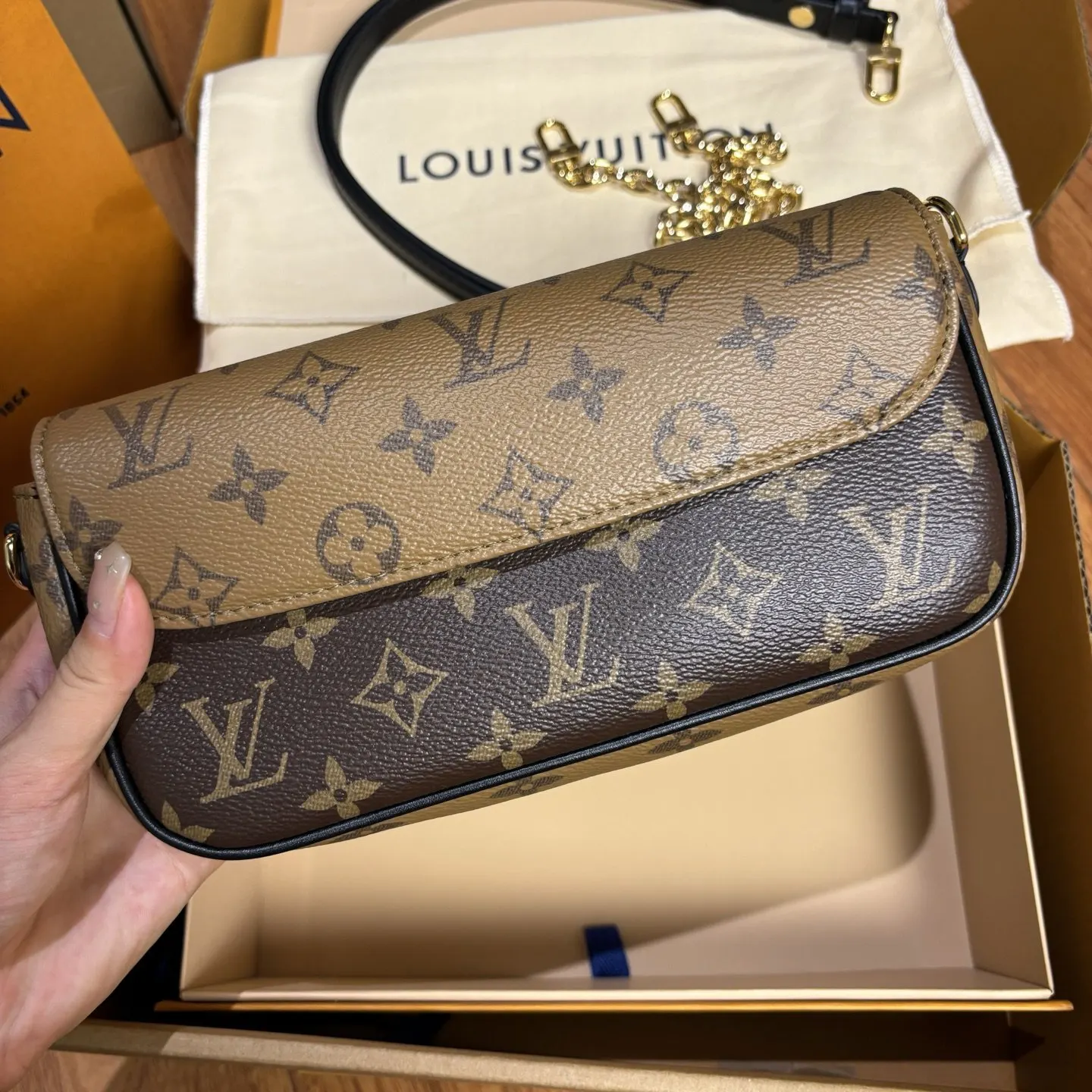 WALLET ON CHAIN IVY 鏈條包 精致鏈條款