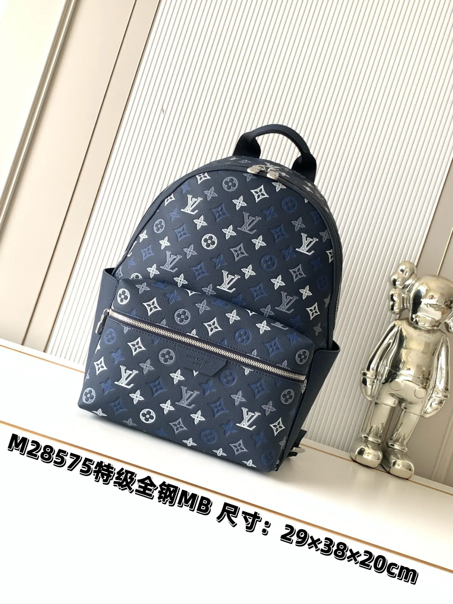 帆布 外袋 拉链前袋和开口侧袋方便取放物品 内袋确保收納井 雙肩包 实用雙肩款