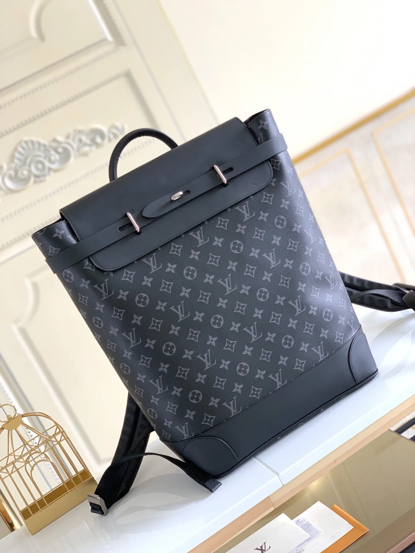 LV 皮革 详细特征 雙肩包 实用雙肩款