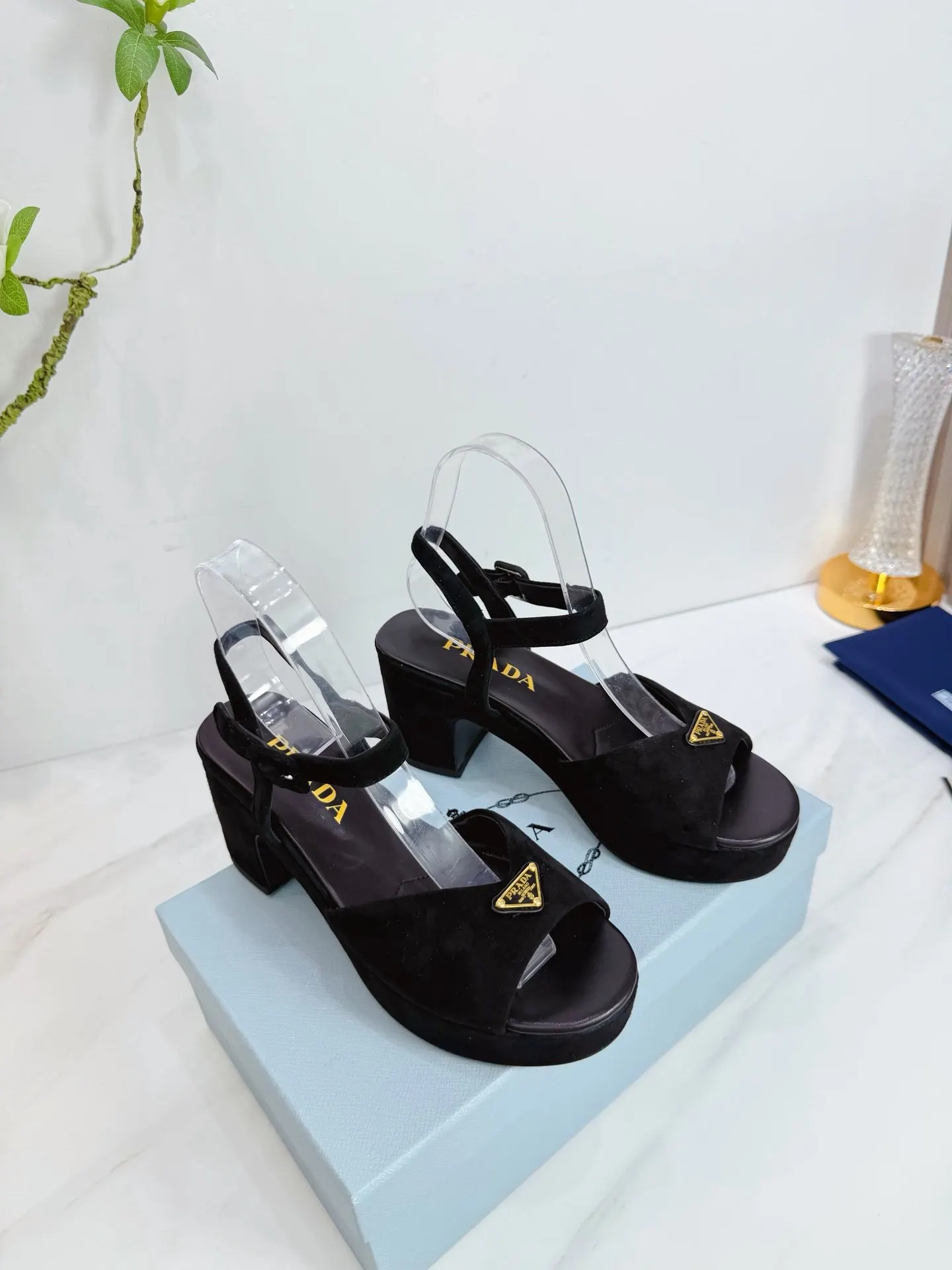 Prada Fashion Item Casual Versatile