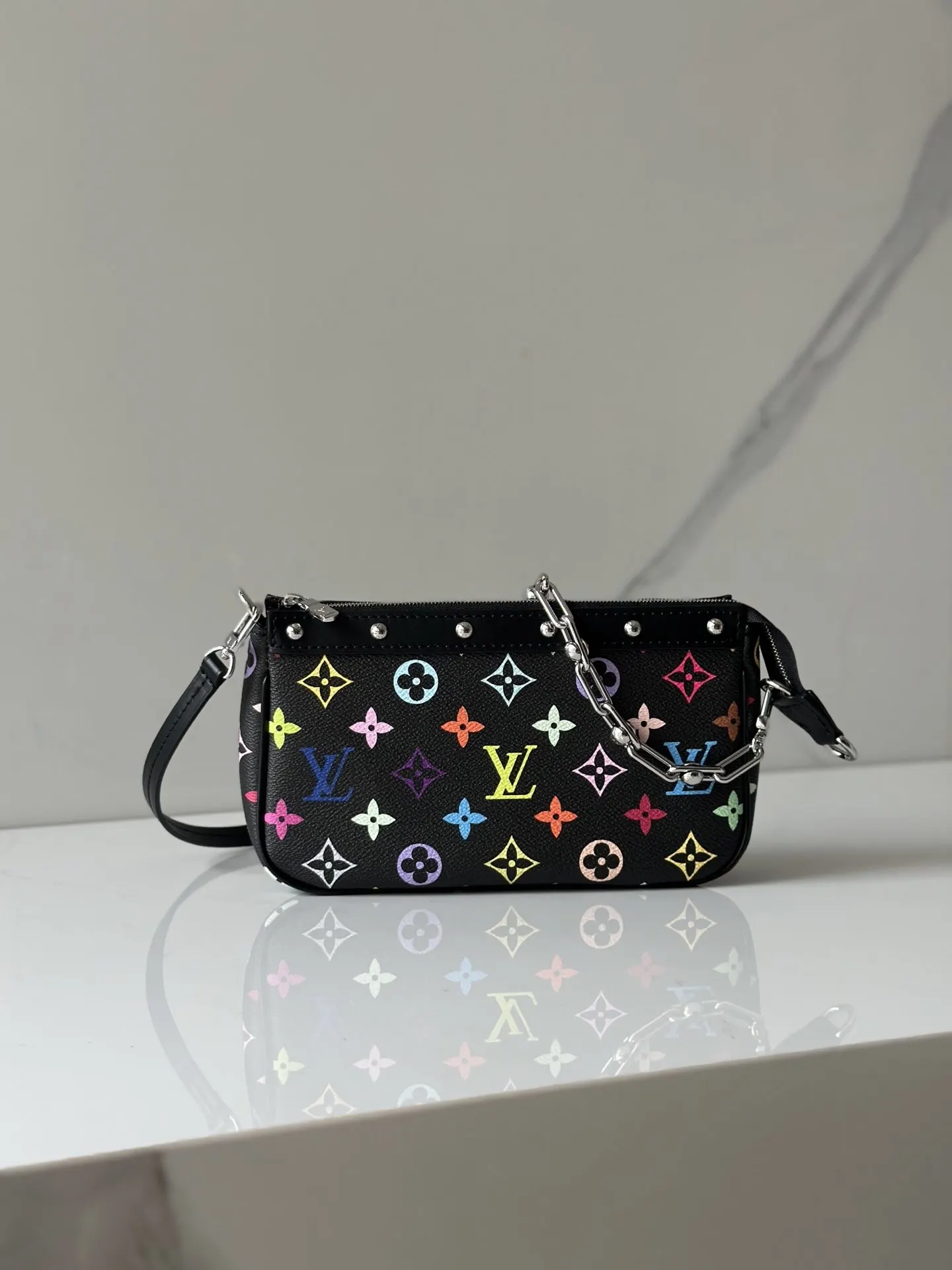 LV 牛皮 POCHETTE ACCESSOIRES 手袋 鏈條包 精致鏈條款