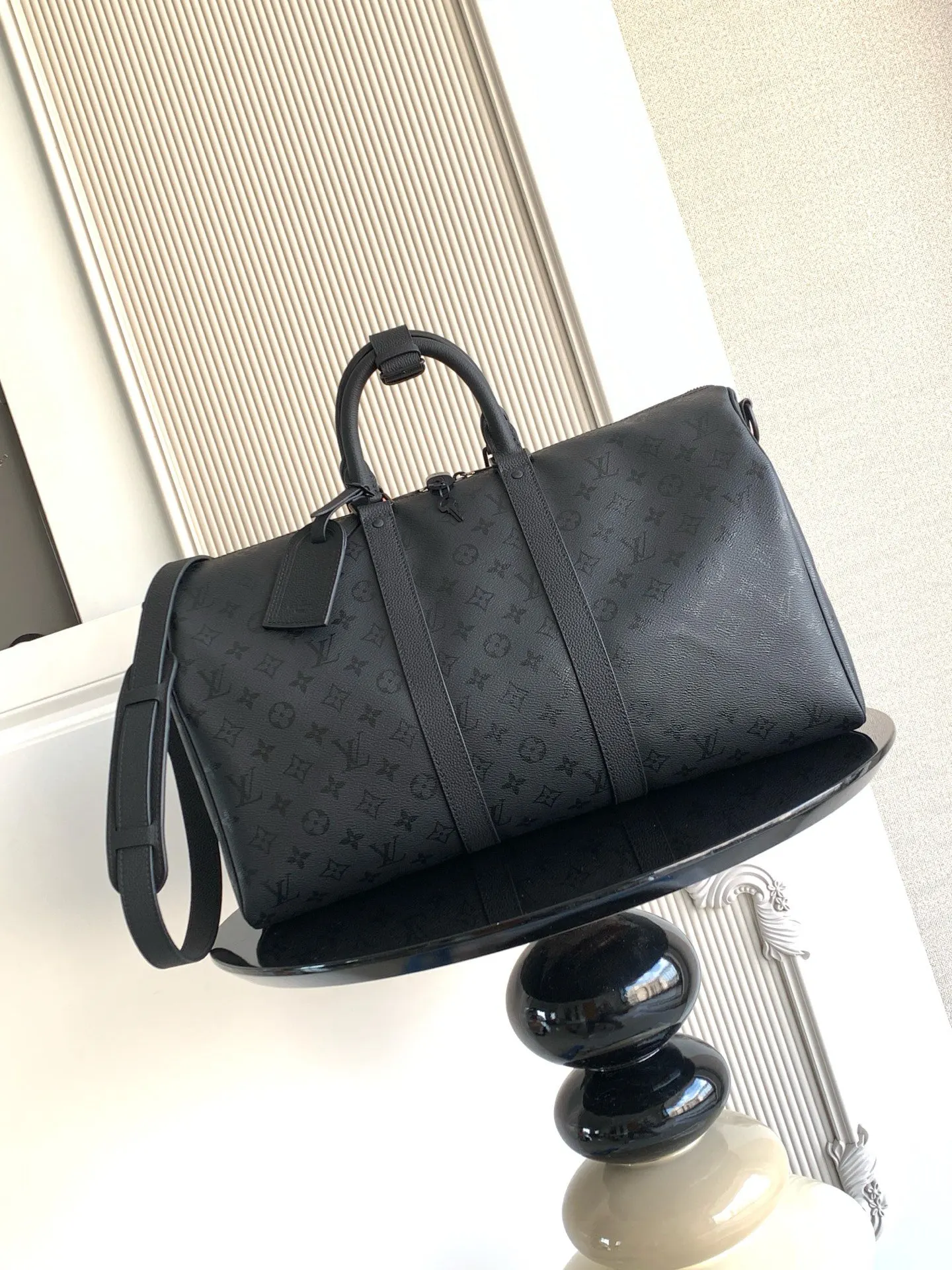 LV 黑色壓紋商务手提包 通勤款