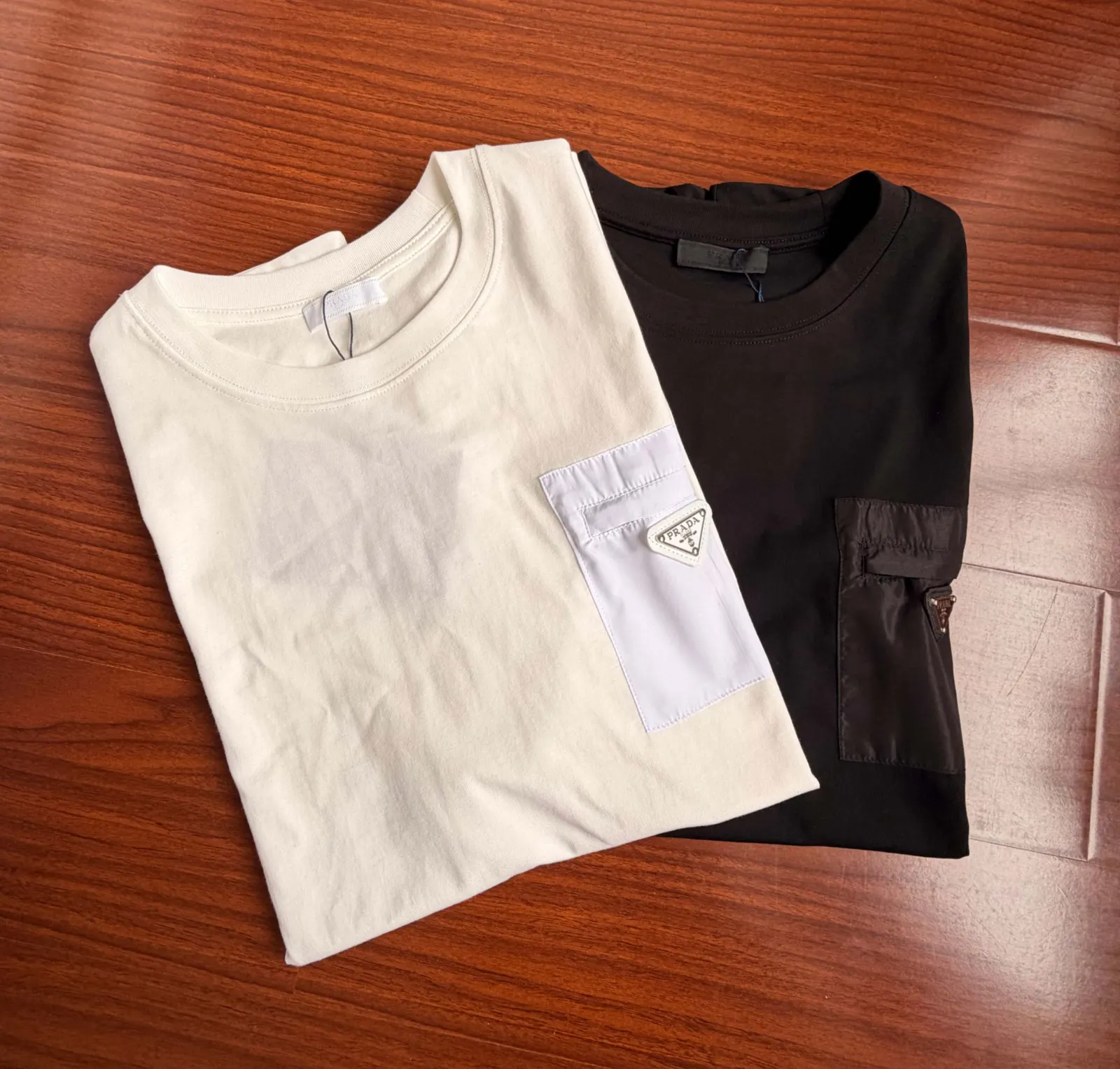 Prada T-Shirt Casual Versatile
