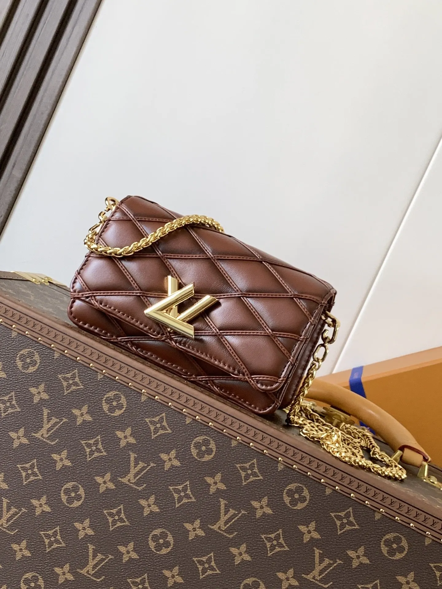 LV Twist 黑棕配色 鏈條包 單肩斜挎款