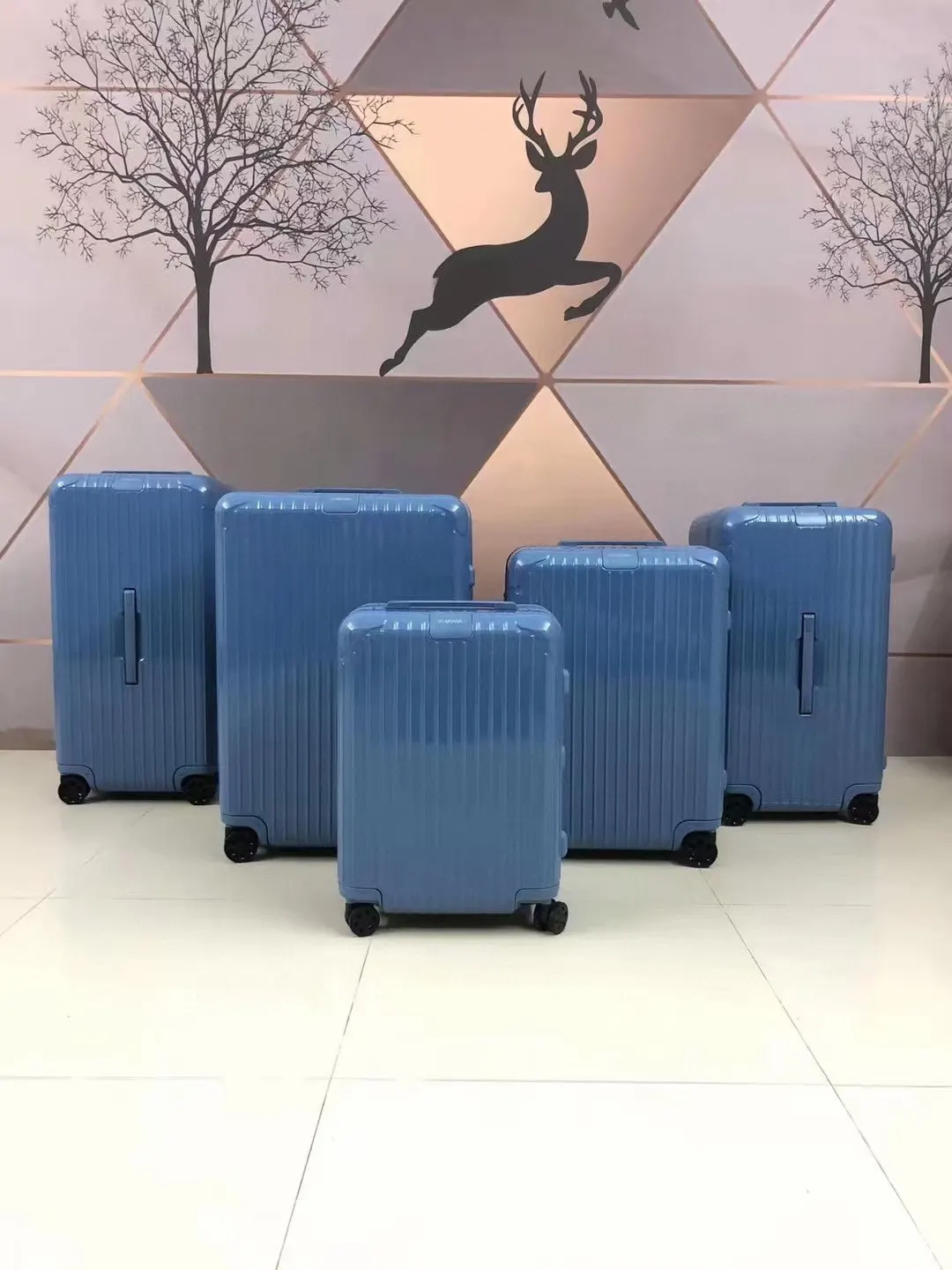 黑色 白色 Essential 系列 原Salsa的 行李箱 旅行拉杆款 轻便出行款