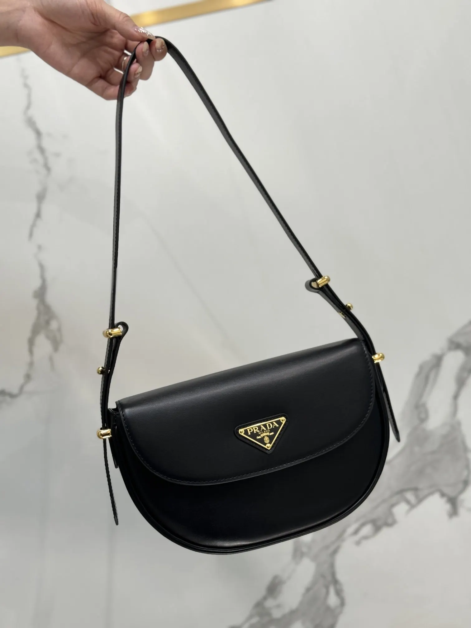 PRADA 牛皮 羊皮 斜背包 日常通勤款