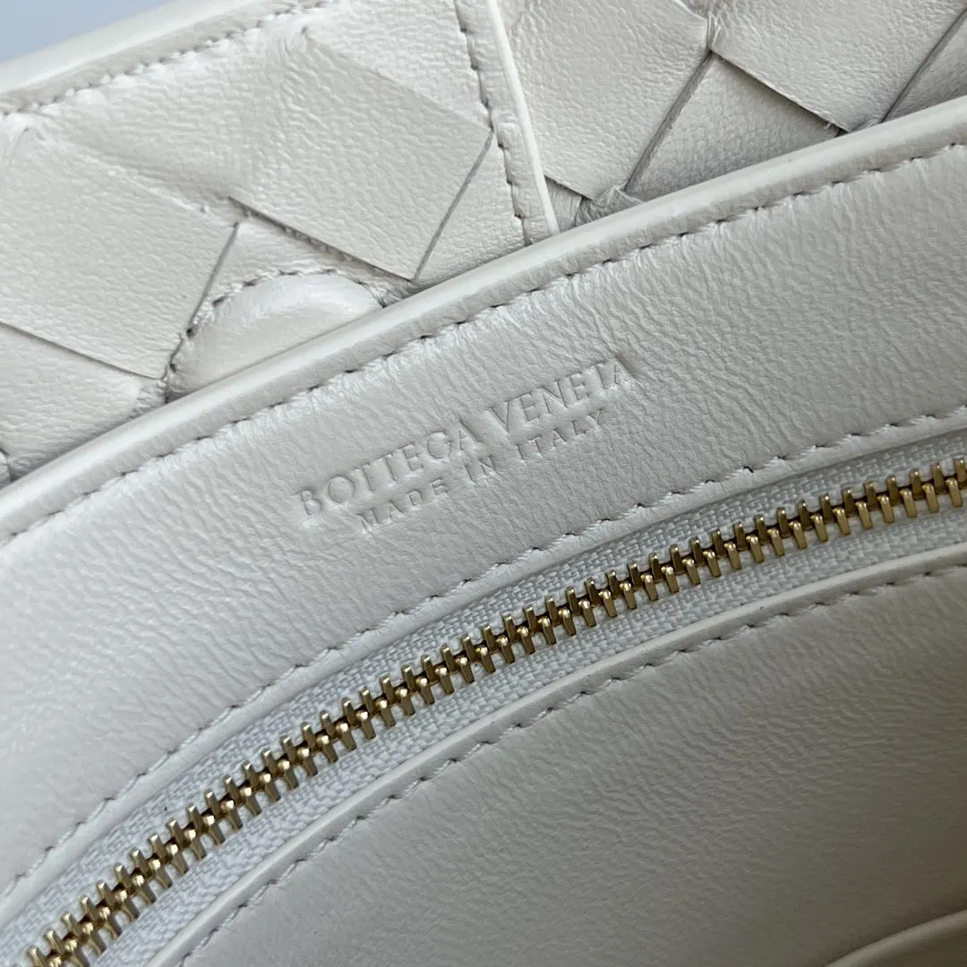 Bottega Veneta 金色 羊皮 斜挎包 轻便斜挎款