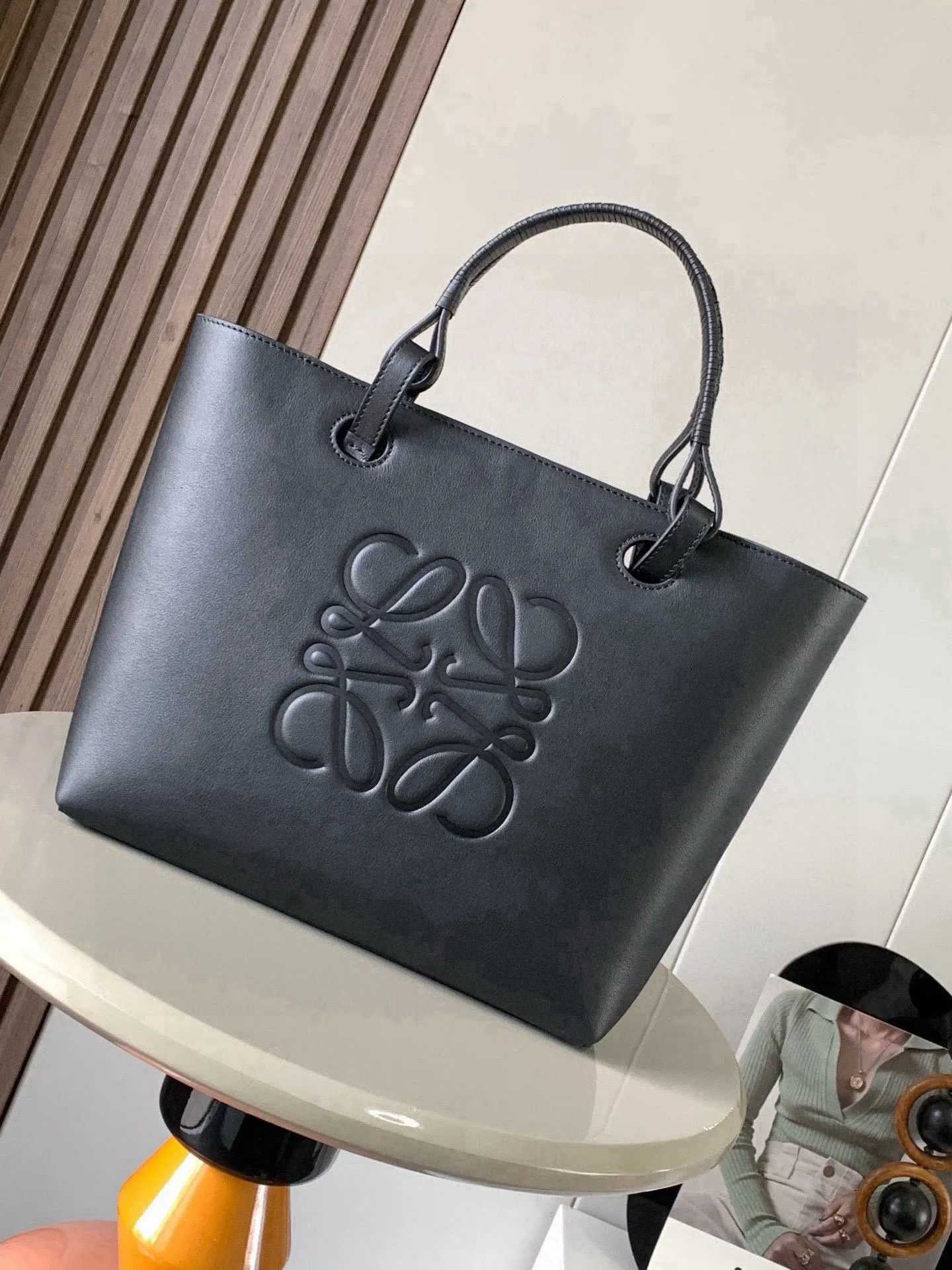 黑色 牛皮 中号牛皮革 Anagram Tote 手袋亚麻布拼接 托特包 大容量托特款