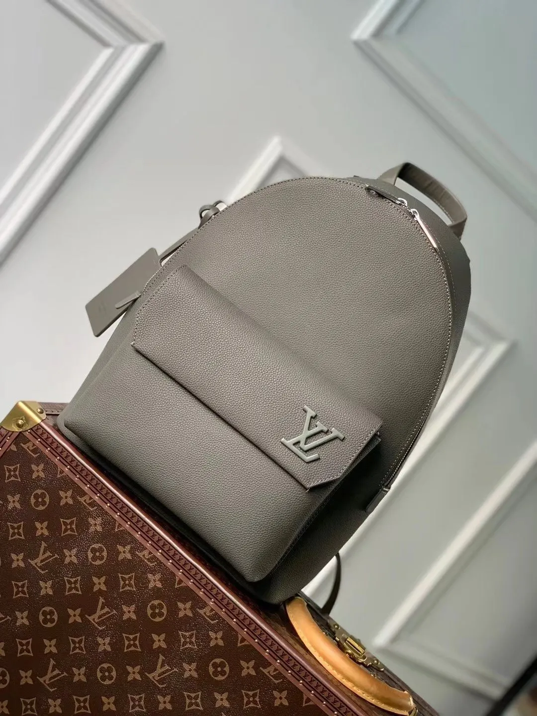 LV 小牛皮 全新 Aerogram 雙肩包以儒雅 实用雙肩款