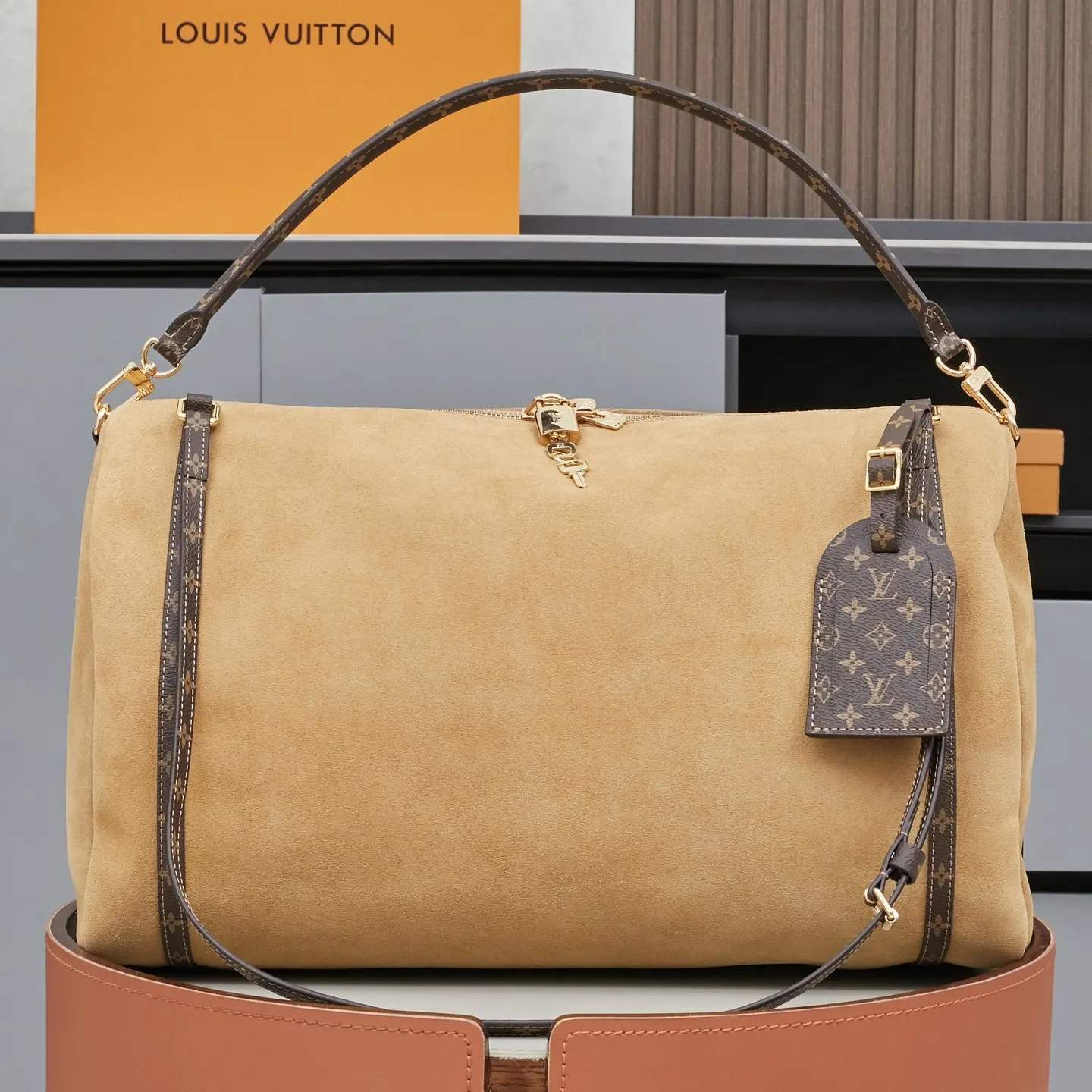 Keepall 牛皮 充裕空间结合灵活背携方式 成就都市旅行者的理想之选 旅行袋 大容量旅行款