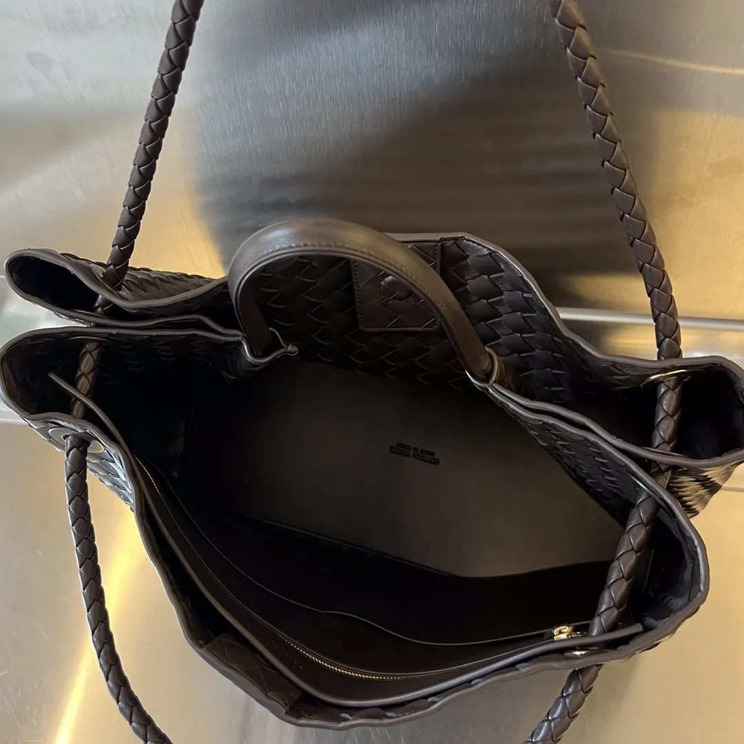Bottega Veneta 金色 羊皮 斜挎包 轻便斜挎款