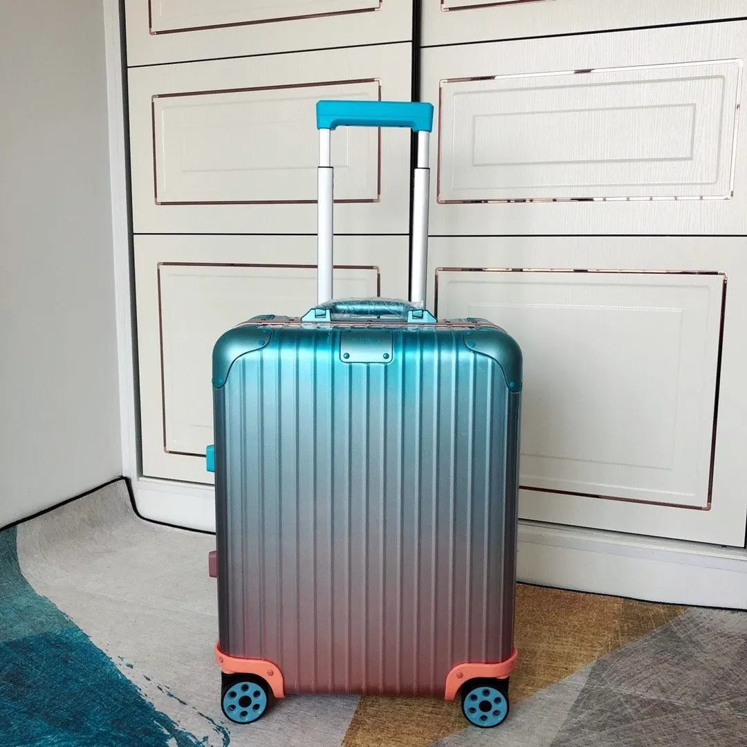 rimowa限量版糖果色满满的 少女心 漸變色 日 行李箱 旅行拉杆款 輕便出行款