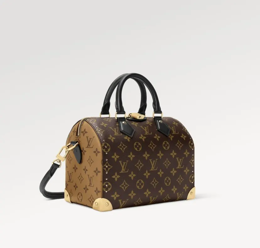 LV 牛皮 Trunk 系列迎来本款 Sedy 斜挎包 轻便斜挎款