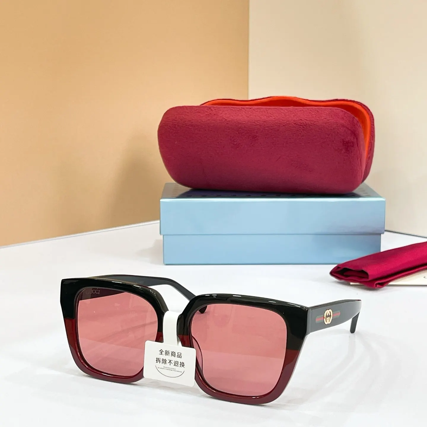 Gucci Fashion Item
