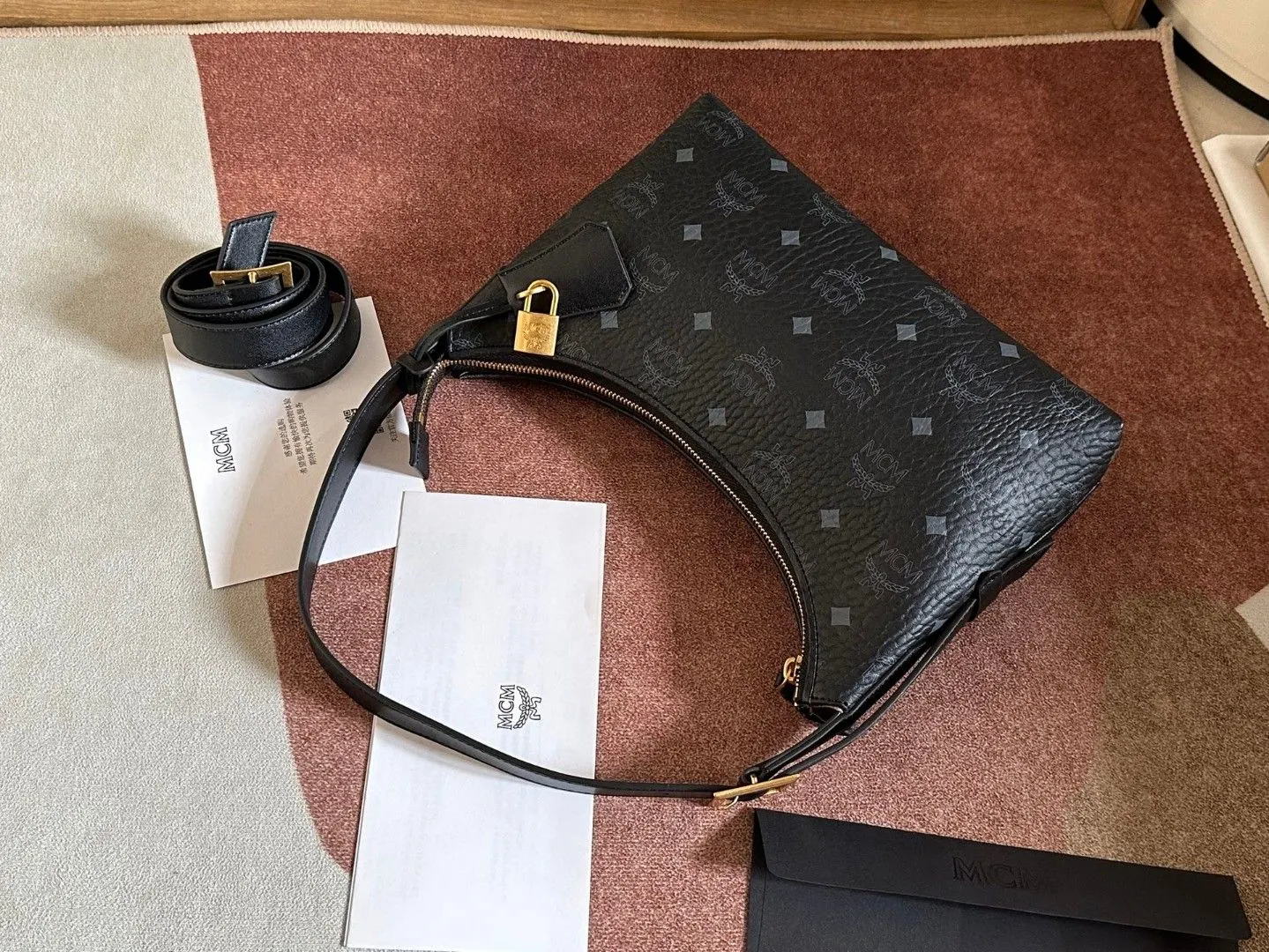 Hobo 黑色 牛皮 款号 MCM 牛角包ARE 行李箱 旅行拉杆款 輕便出行款