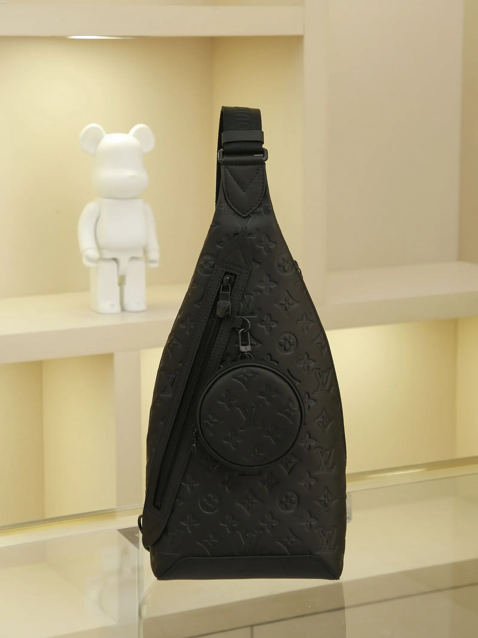 黑色 牛皮 拉链侧袋可收納智能 可拆卸收納包方便取放物品 可调节 旅行收納款