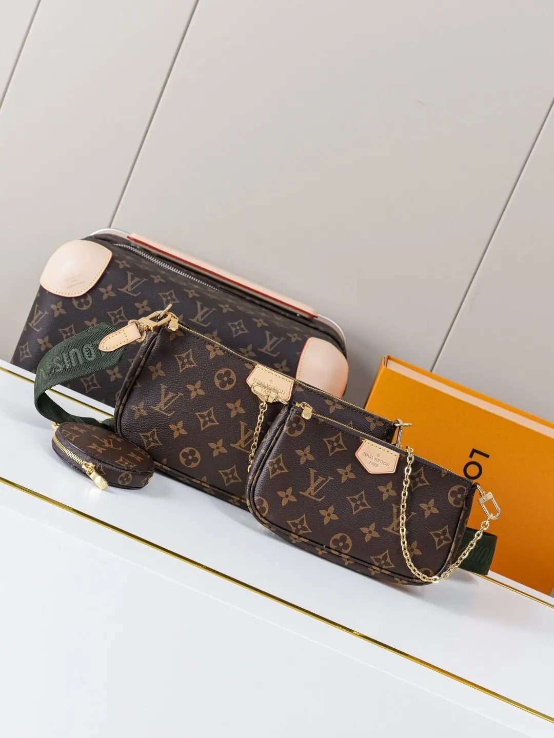 LV Pochette 老花鏈條小包 黑色肩带款