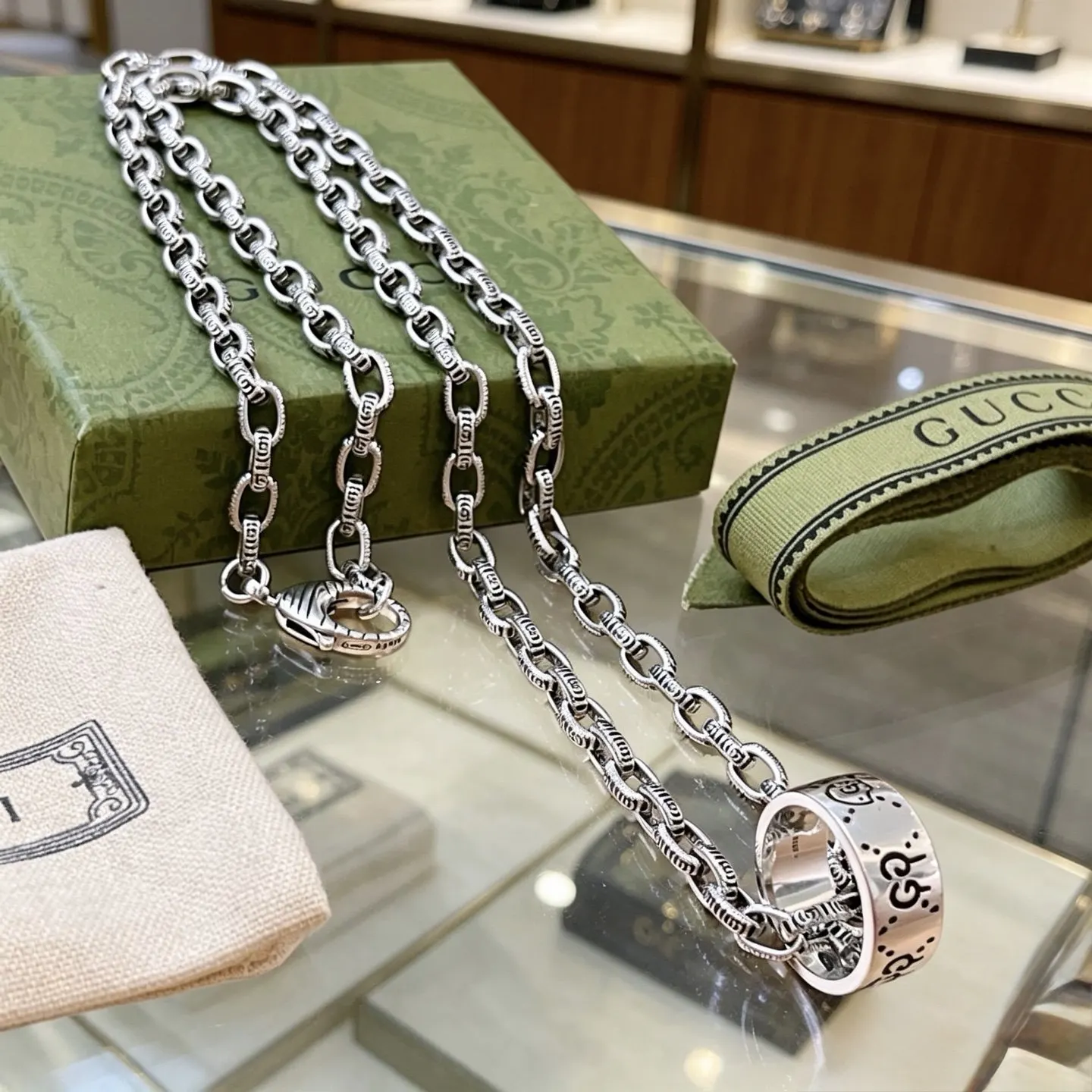 Gucci 鏈條包 單肩斜挎款