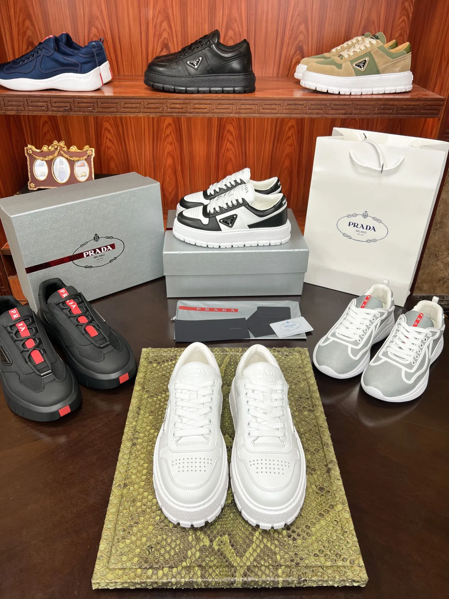 PRADA 牛皮 休閒鞋 舒適百搭款
