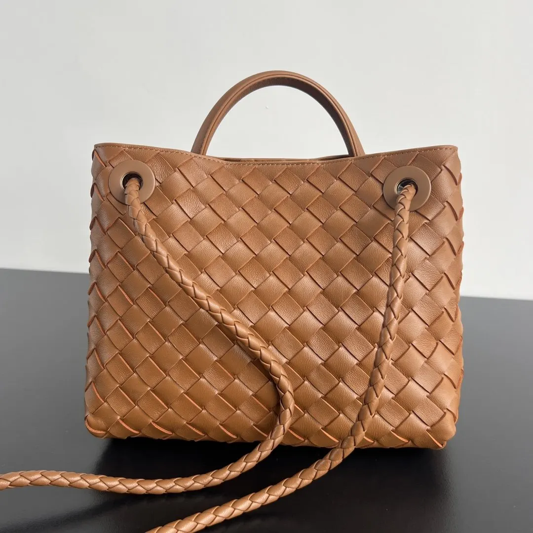Bottega Veneta 金色 羊皮 斜挎包 轻便斜挎款