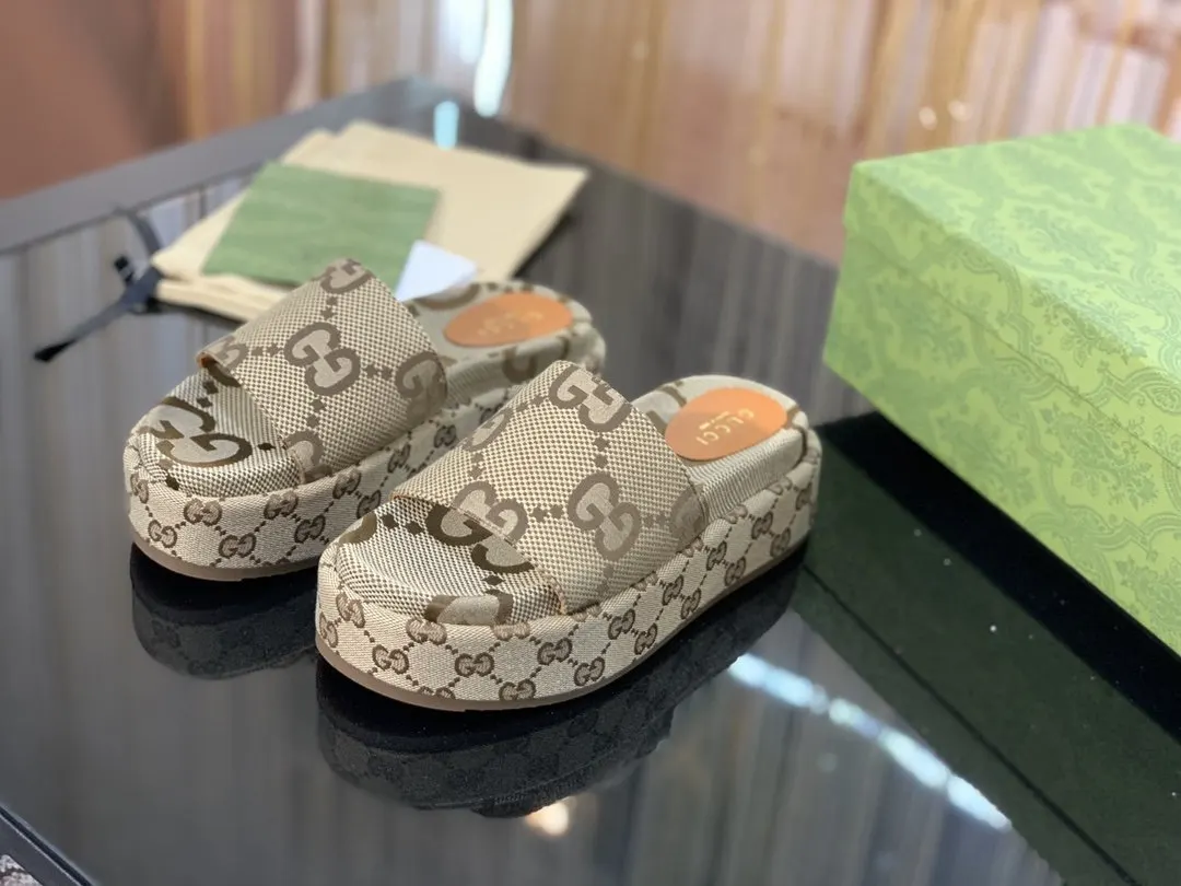 Gucci Logo casual sneakers, versatile, denim blue