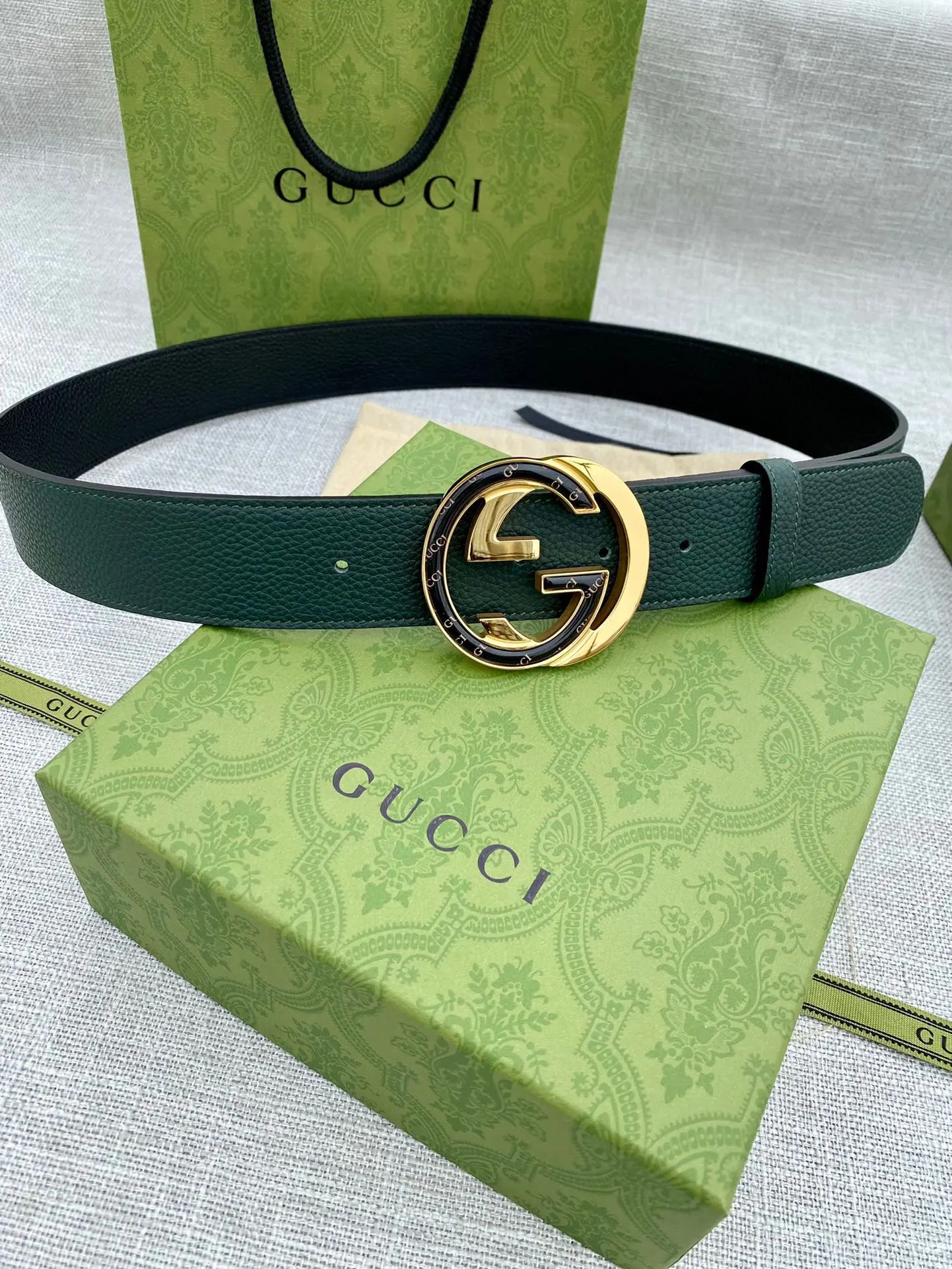 Gucci Marmont Double G-Buckle Cowhide Double-Sided Belt