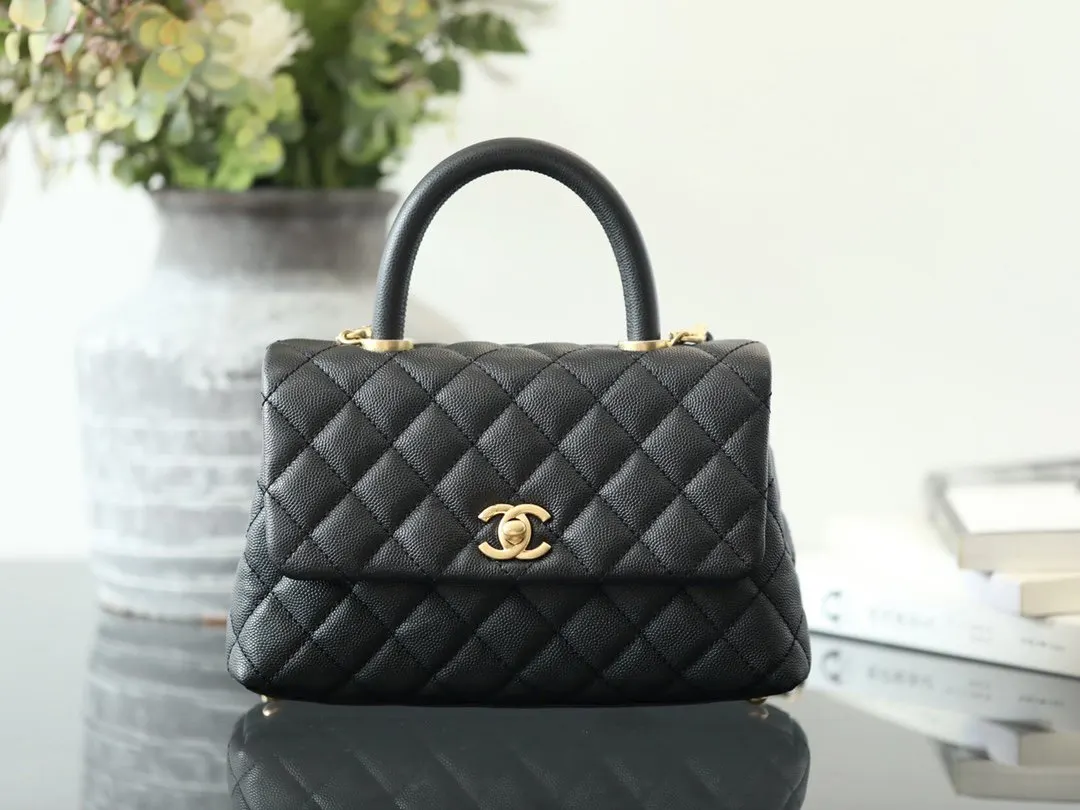 CHANEL 黑色 cocohandle 黑色鎏金扣 百 的經典 传承了 手提包 通勤手提款