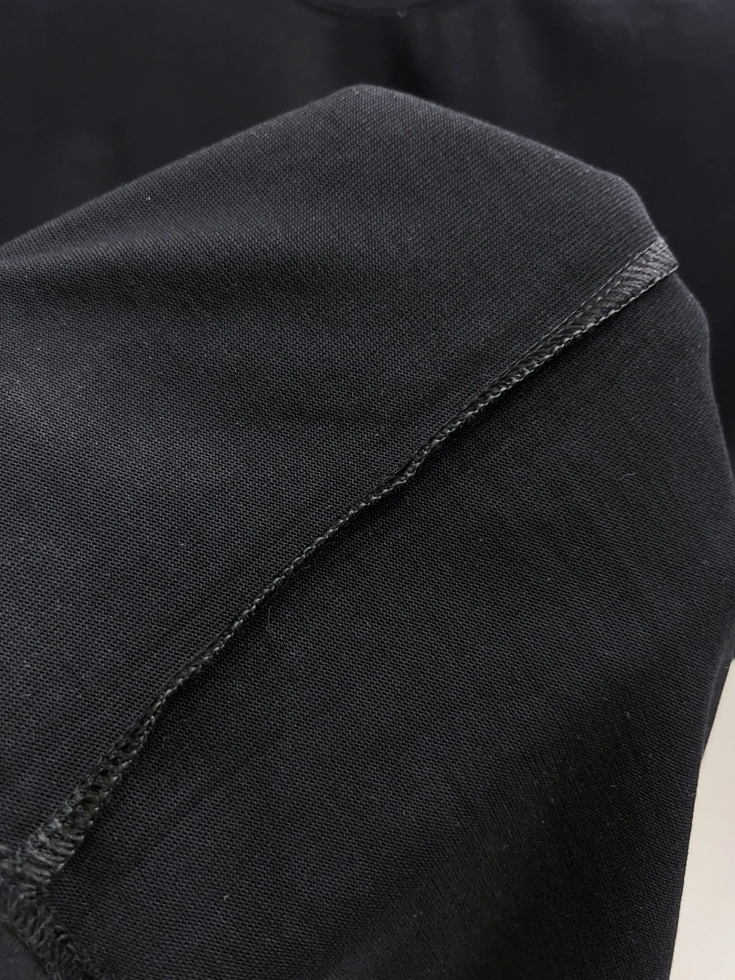 Dior black short-sleeved T-shirt, exquisite wear