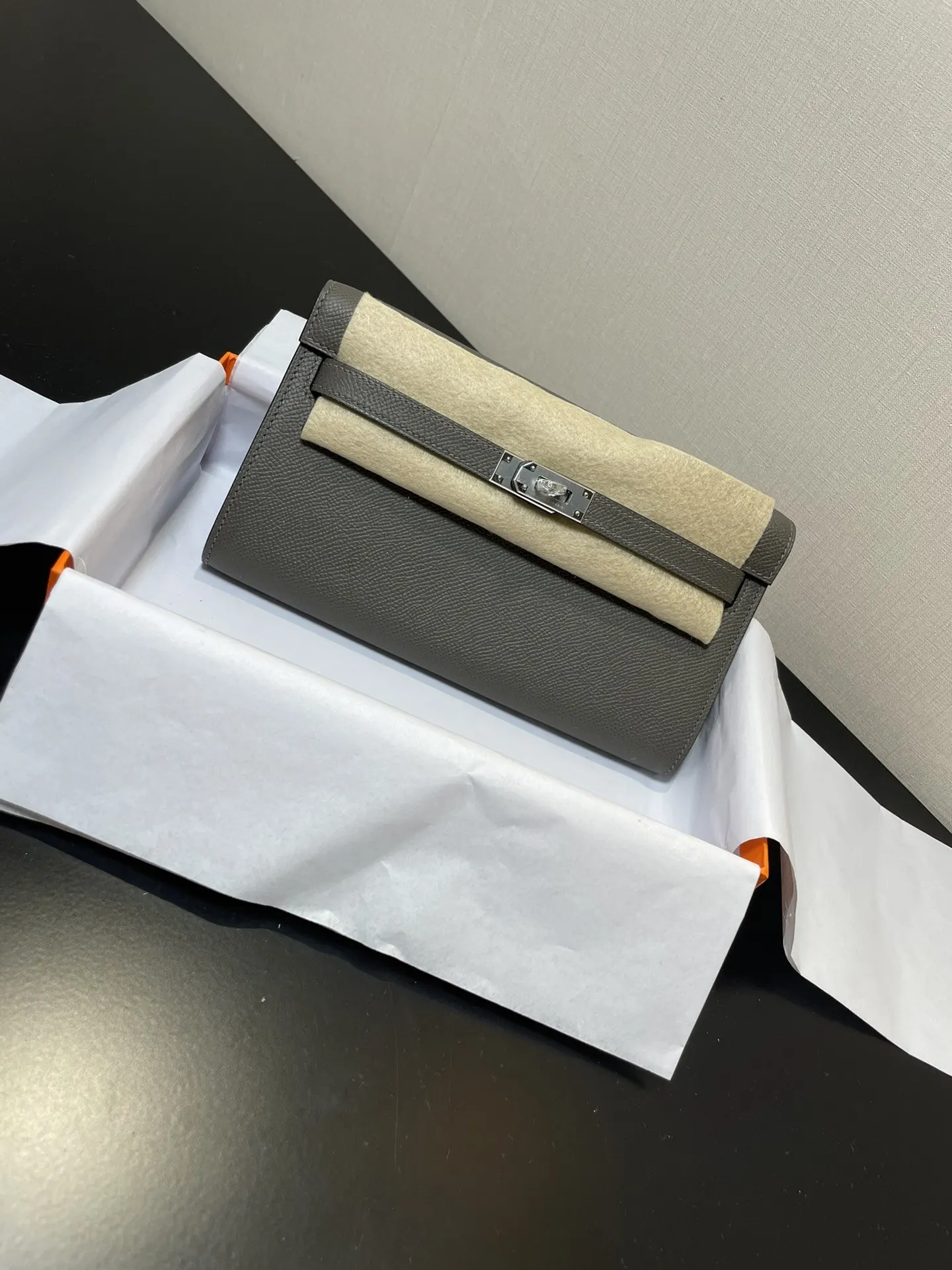 Hermes Kelly 锡器灰 Epsom掌纹牛皮 斜背包 經典款
