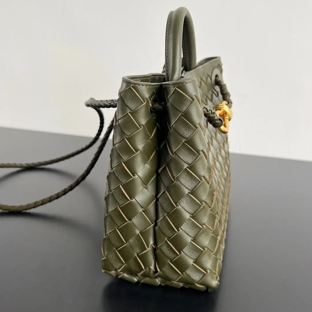 Bottega Veneta 金色 羊皮 斜背包 輕便斜挎款