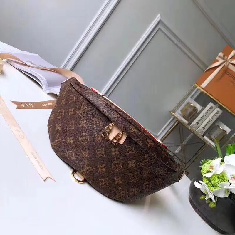 LV 老花 帆布 厂价 包包 老花 由经典 腰包 休闲腰包款