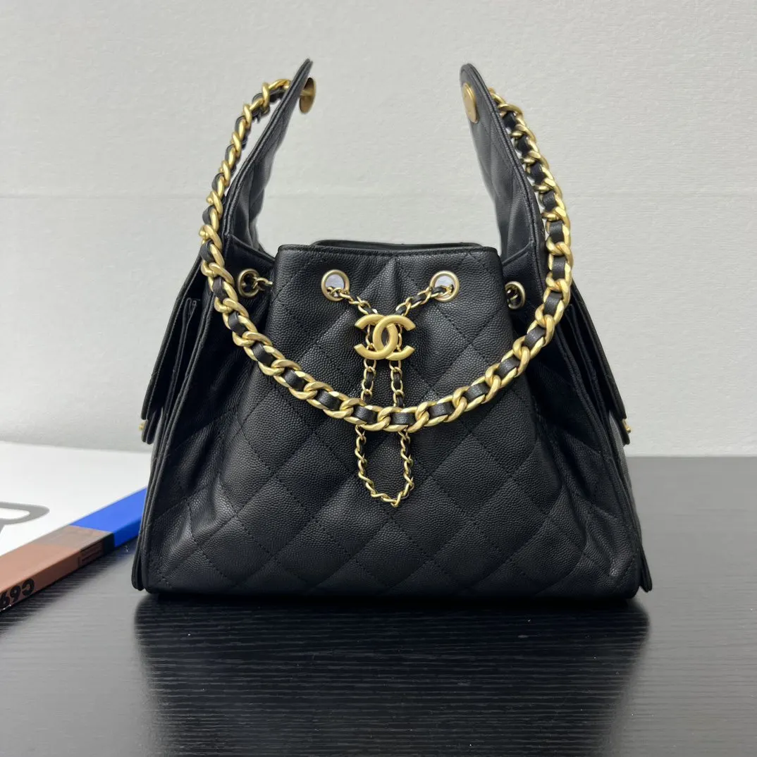 CHANEL 黑色牛皮Hobo腋下包 金链款