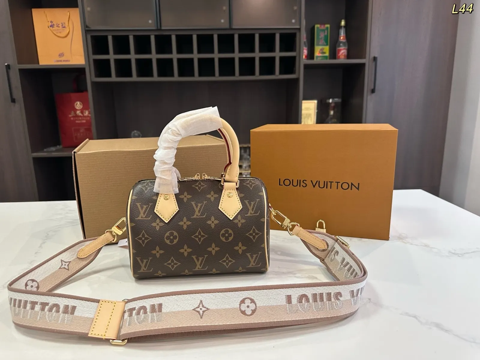 LV Speedy 老花 金色 牛皮 斜背包 輕便斜挎款