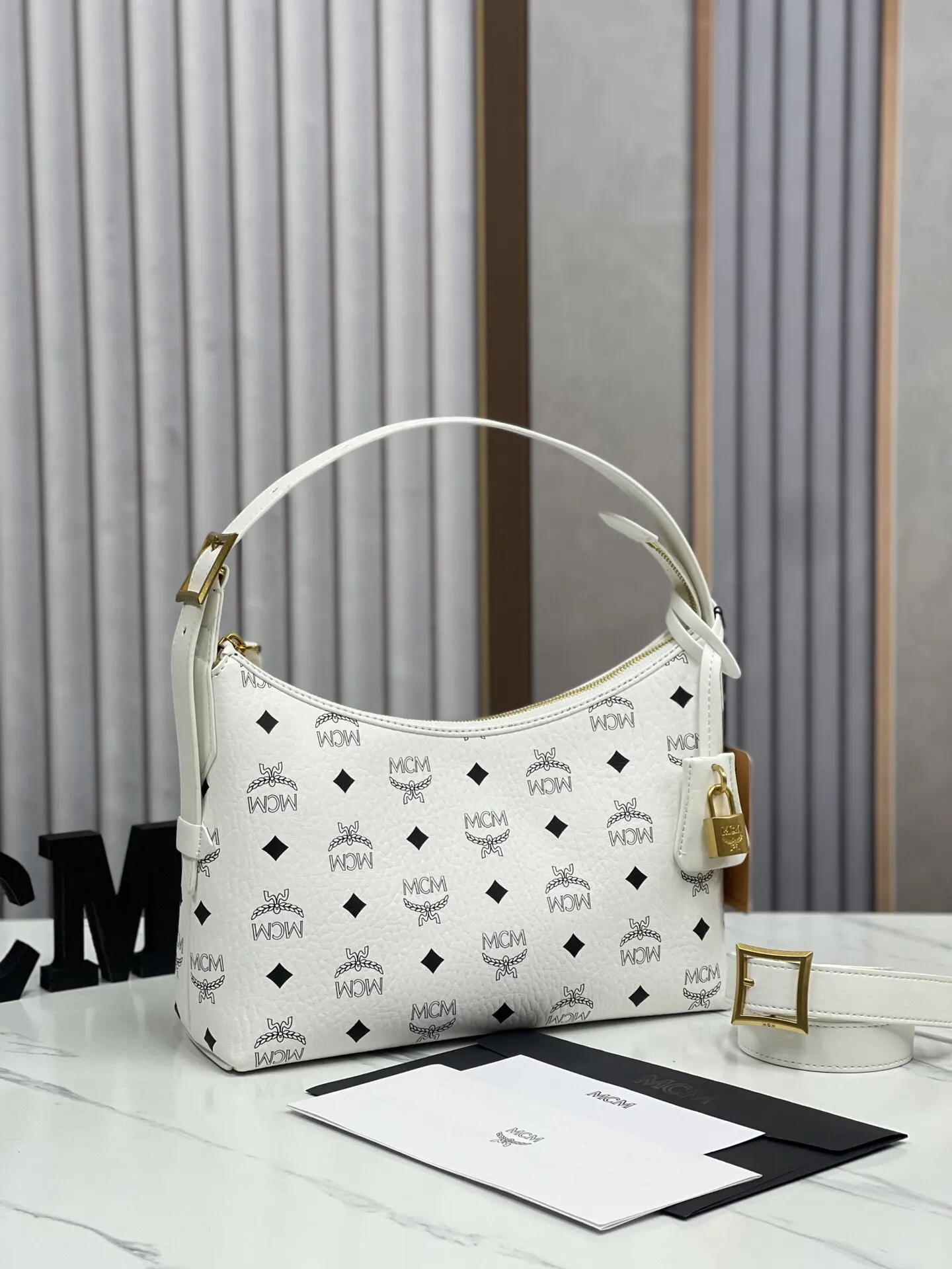 Hobo 皮革 MCM全新升级 环保♻ 早春 MCM AR 腋下包 復古腋下背款