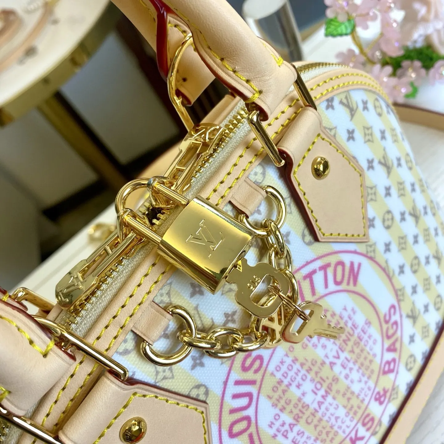 Louis Vuitton Crossbody Bag Lightweight Canvas