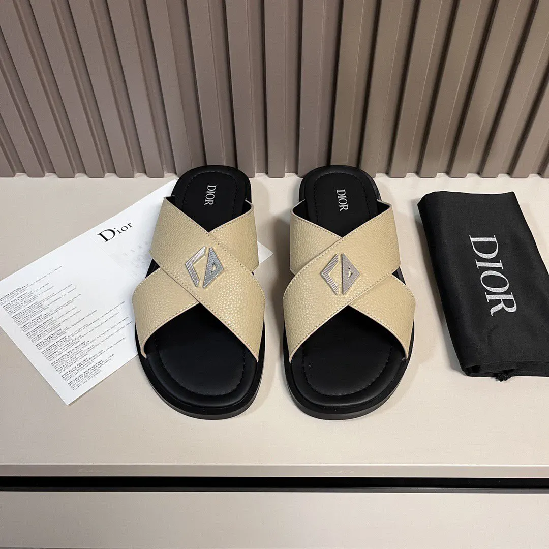 Dior 帆布鞋履 舒適百搭款