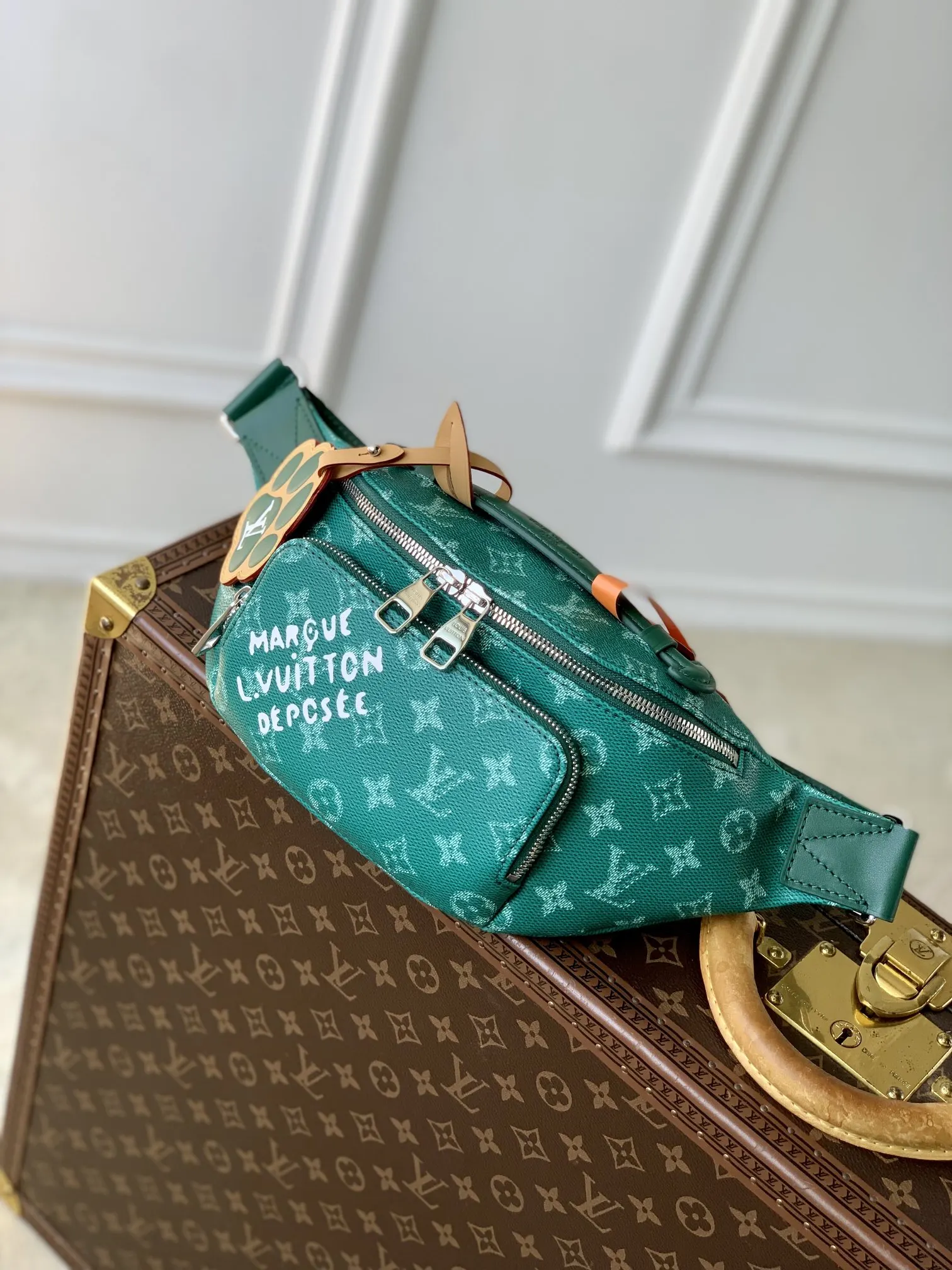 LV 帆布 绿花 本款 Rush 腰包取材 Mono 休闲腰