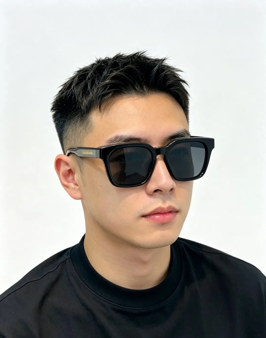 Balenciaga 太阳镜 精致搭配款