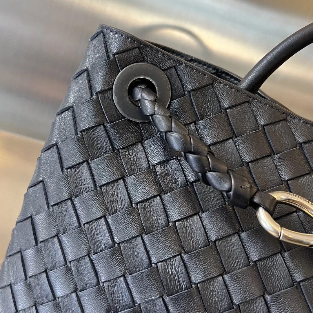 Bottega Veneta 金色 羊皮 斜背包 輕便斜挎款