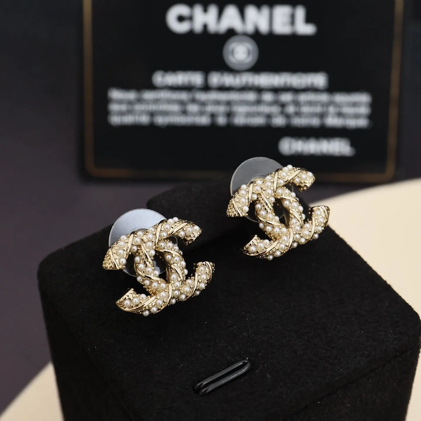 Chanel 双C 耳钉 小巧点缀 耳饰