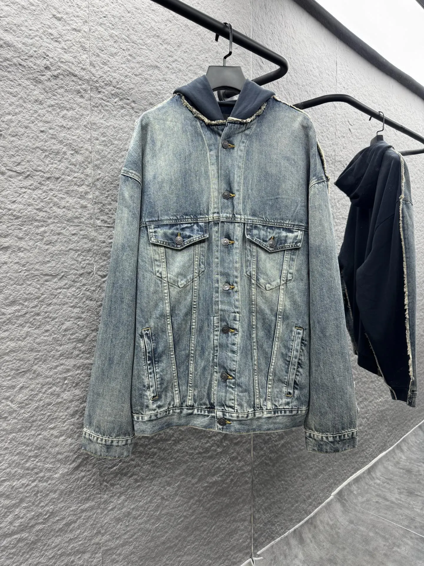Balenciaga 灰色 牛仔 Logo 棒球帽 精致搭配款
