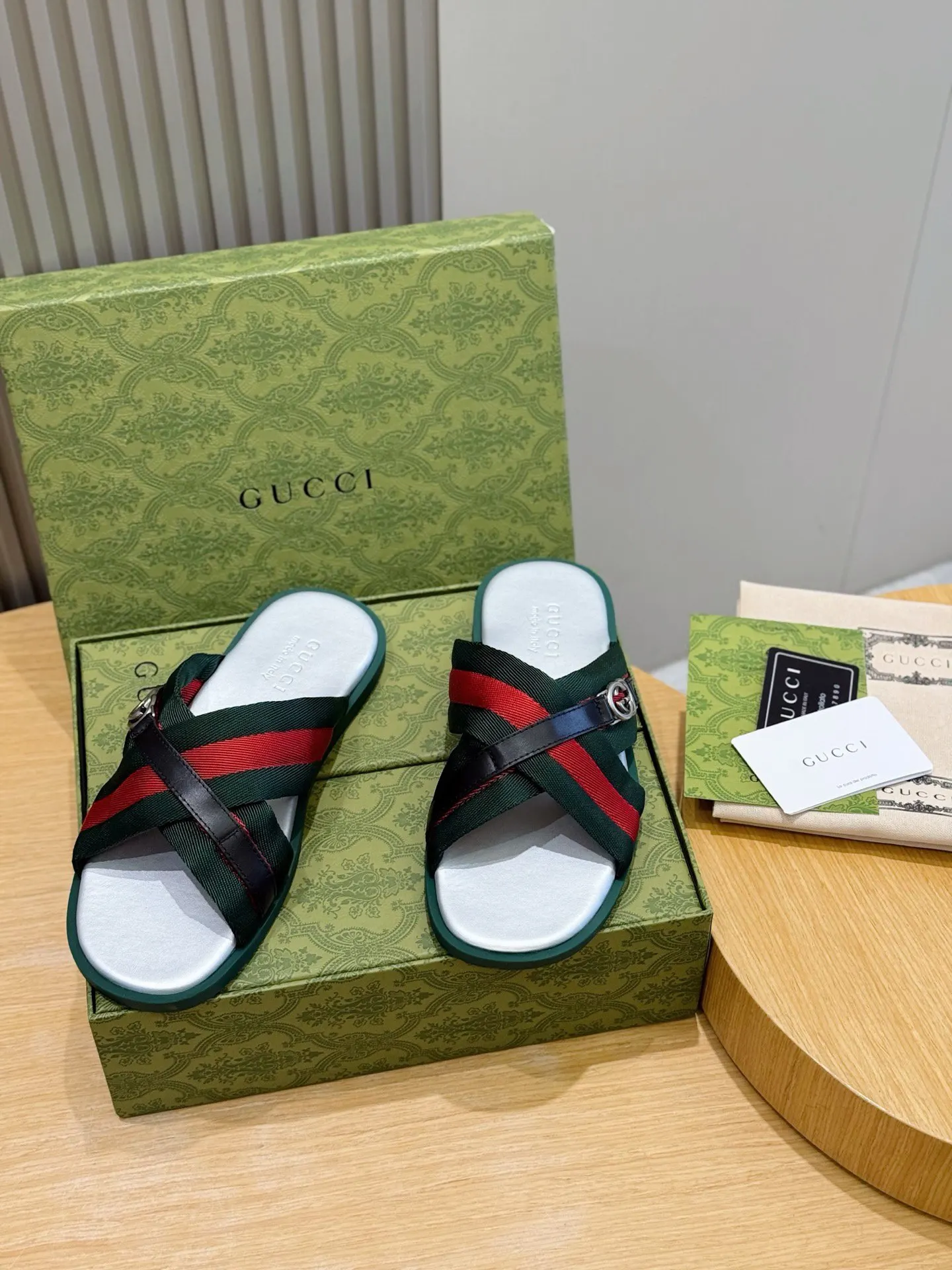 Gucci 黑色 拖鞋 轻便舒適款