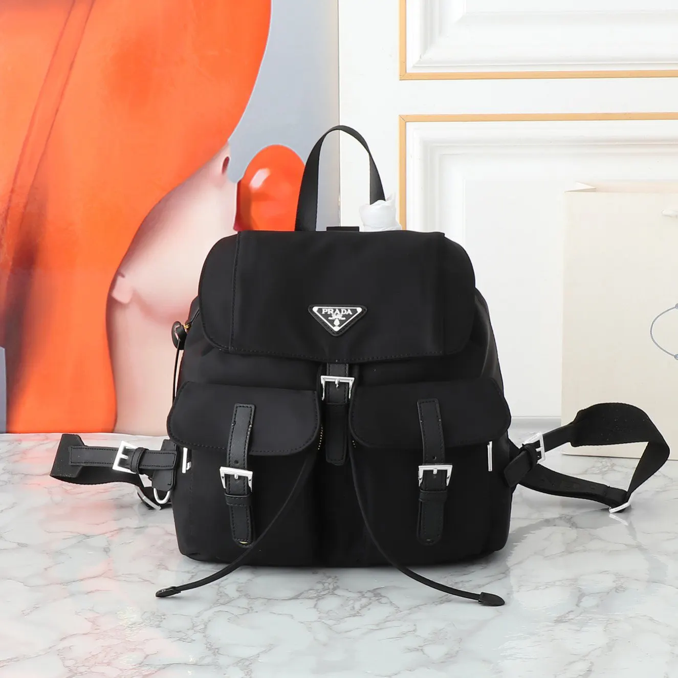 PRADA 銀色 Re-Nylon尼龍 皮革 雙肩背包 輕便实用款